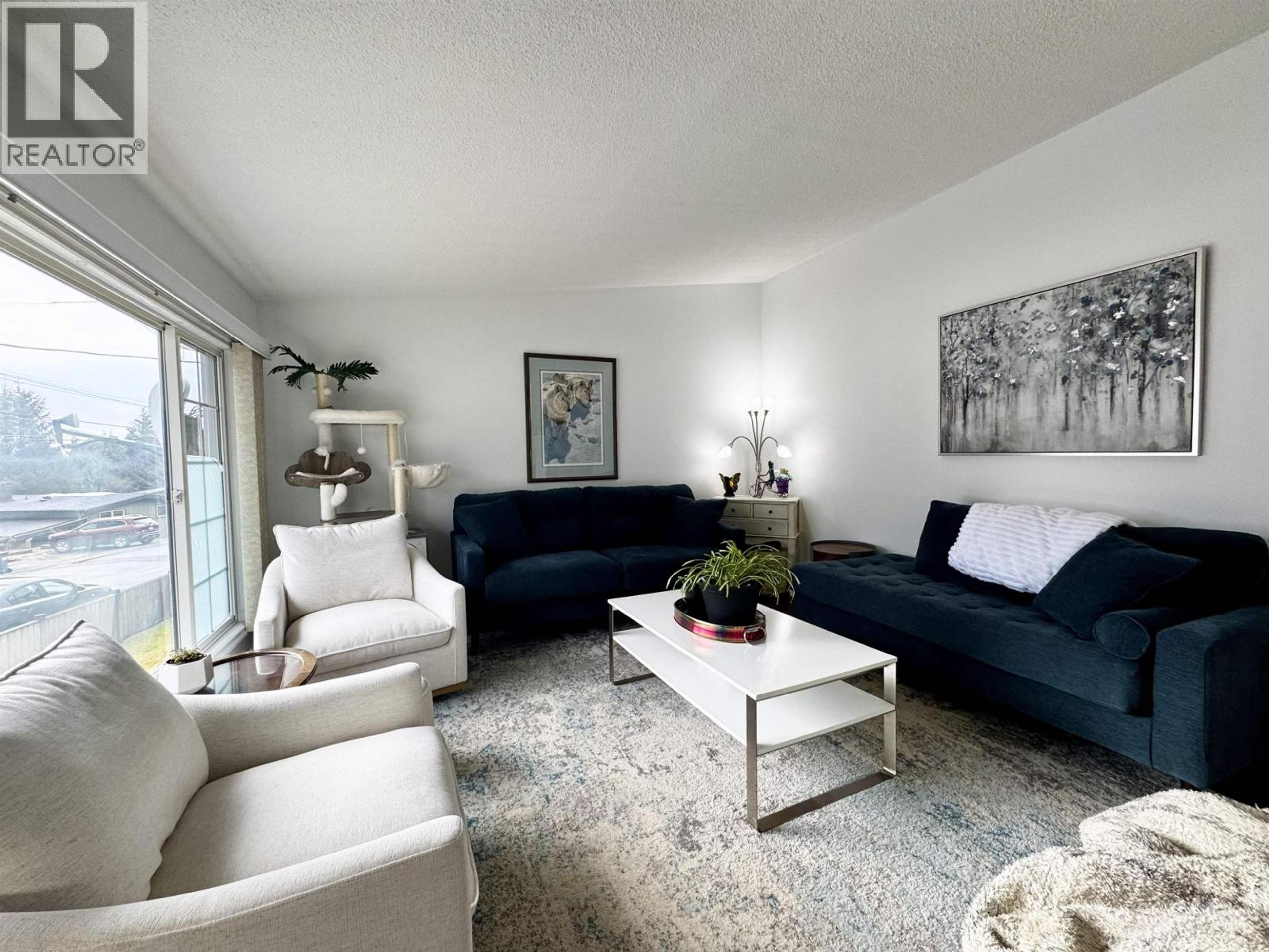 284 CRESTVIEW DRIVE - 5