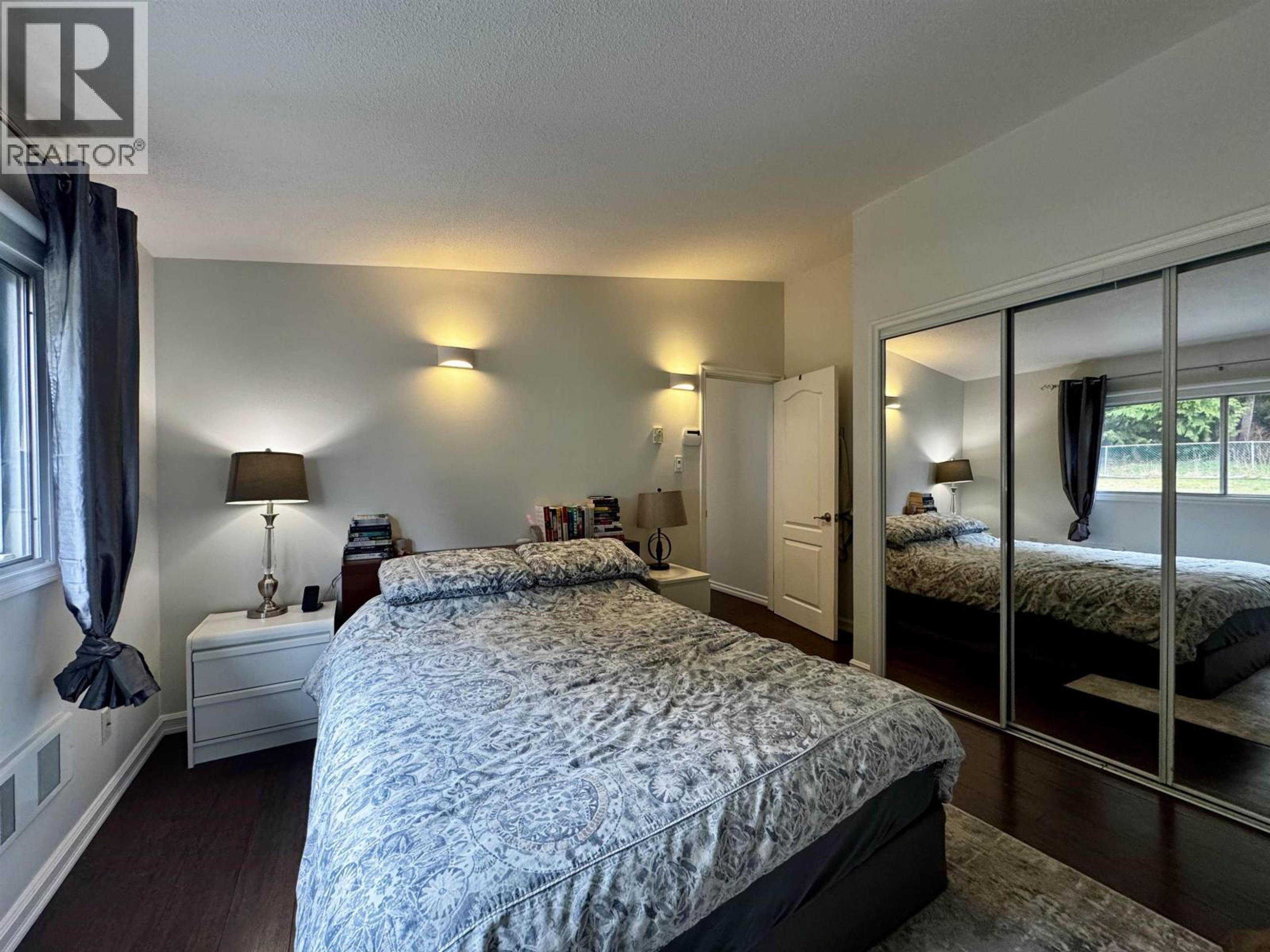 284 CRESTVIEW DRIVE - 22