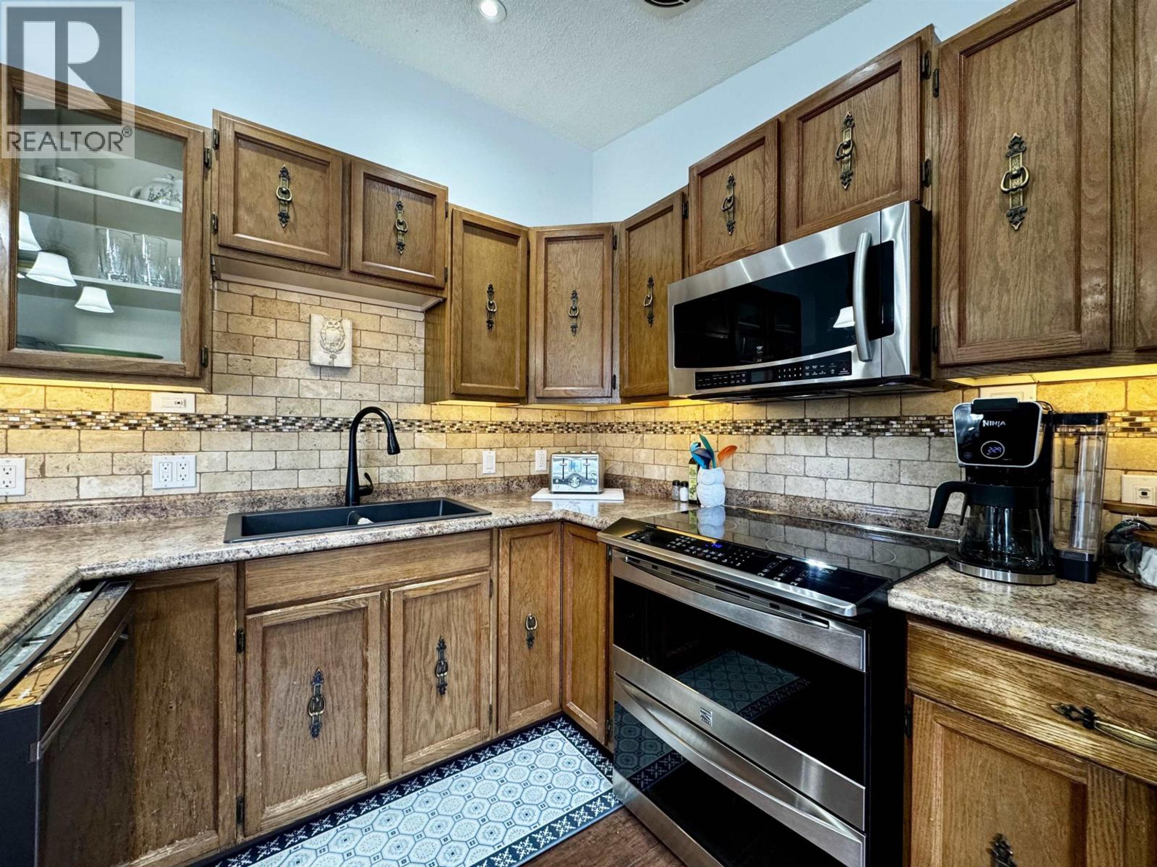 284 CRESTVIEW DRIVE - 12