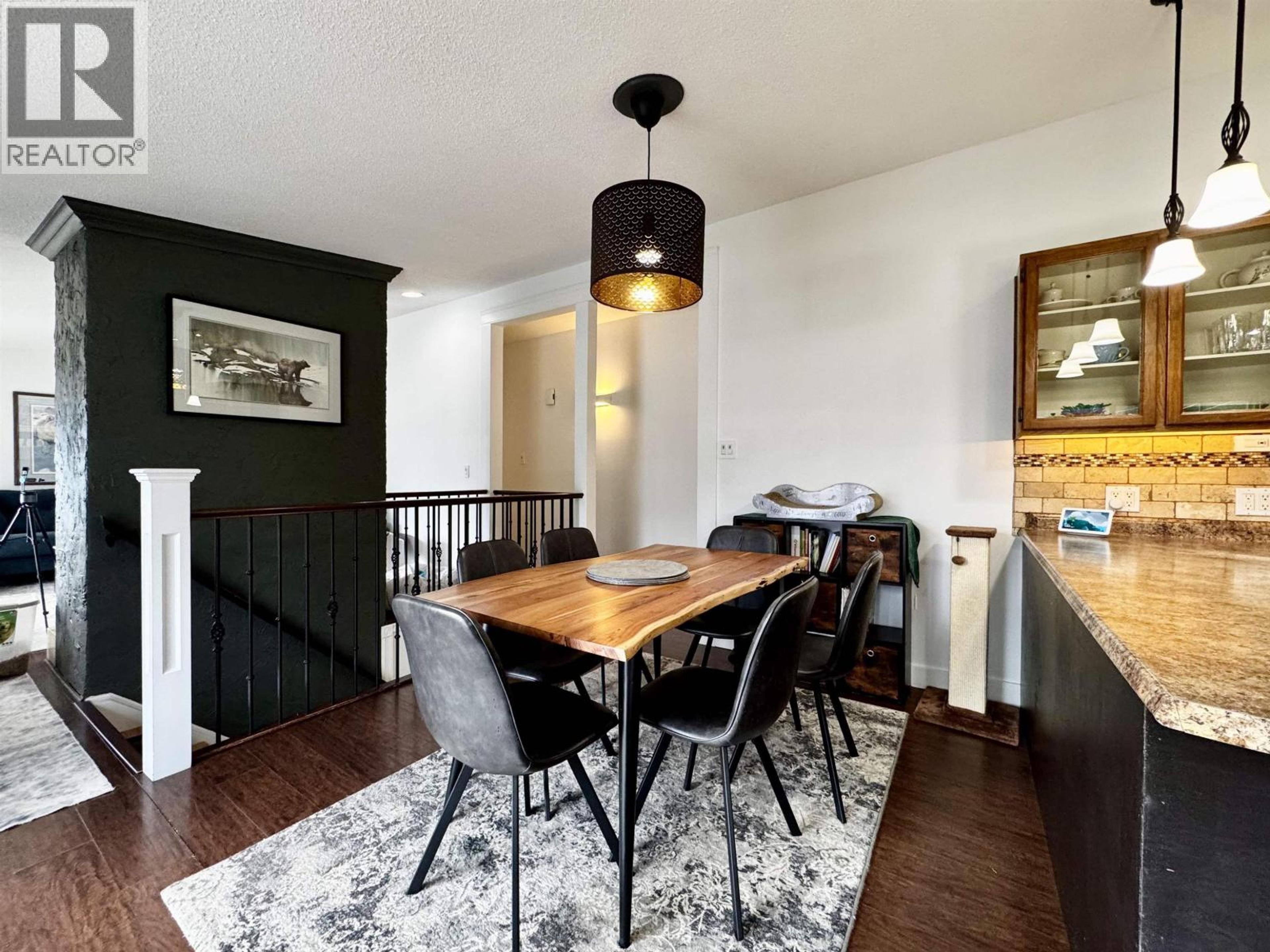 284 CRESTVIEW DRIVE - 18