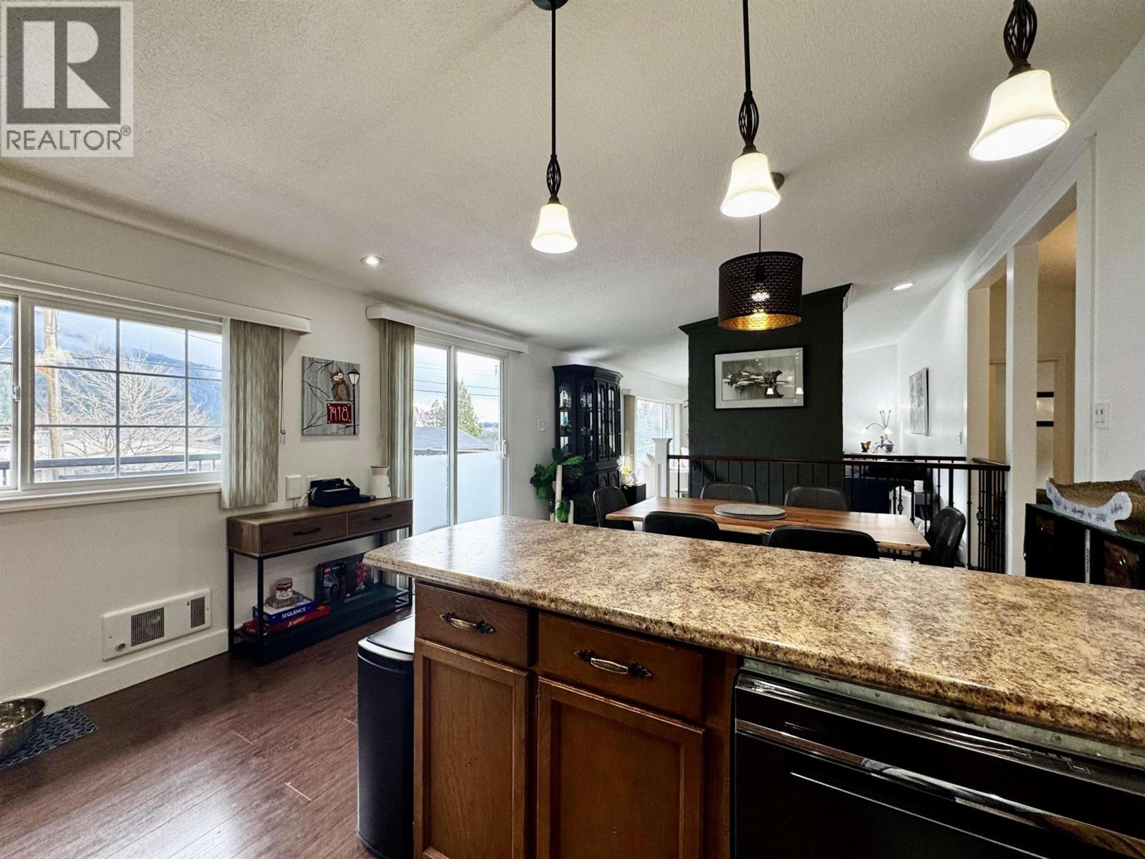 284 CRESTVIEW DRIVE - 15