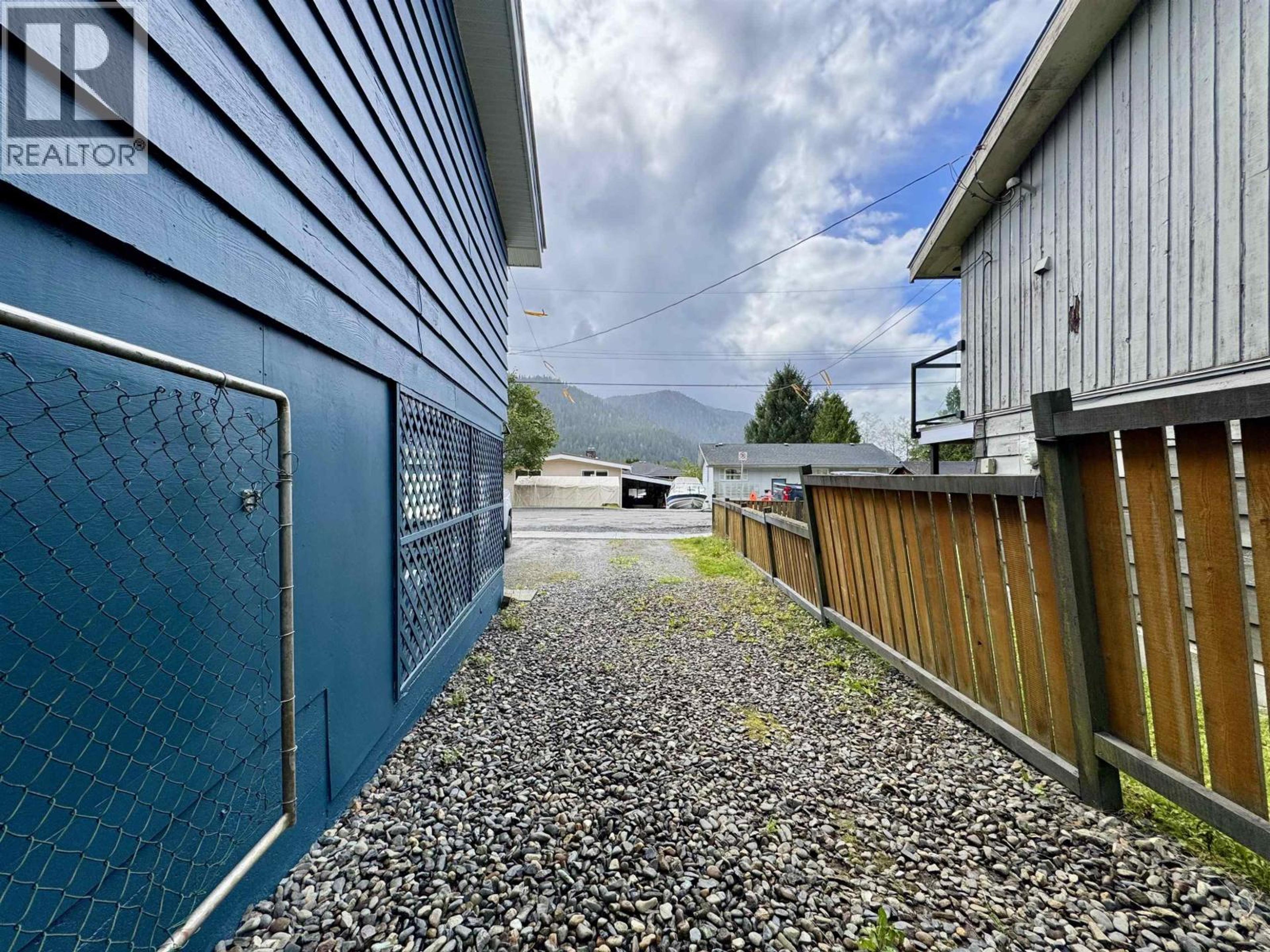 284 CRESTVIEW DRIVE - 35