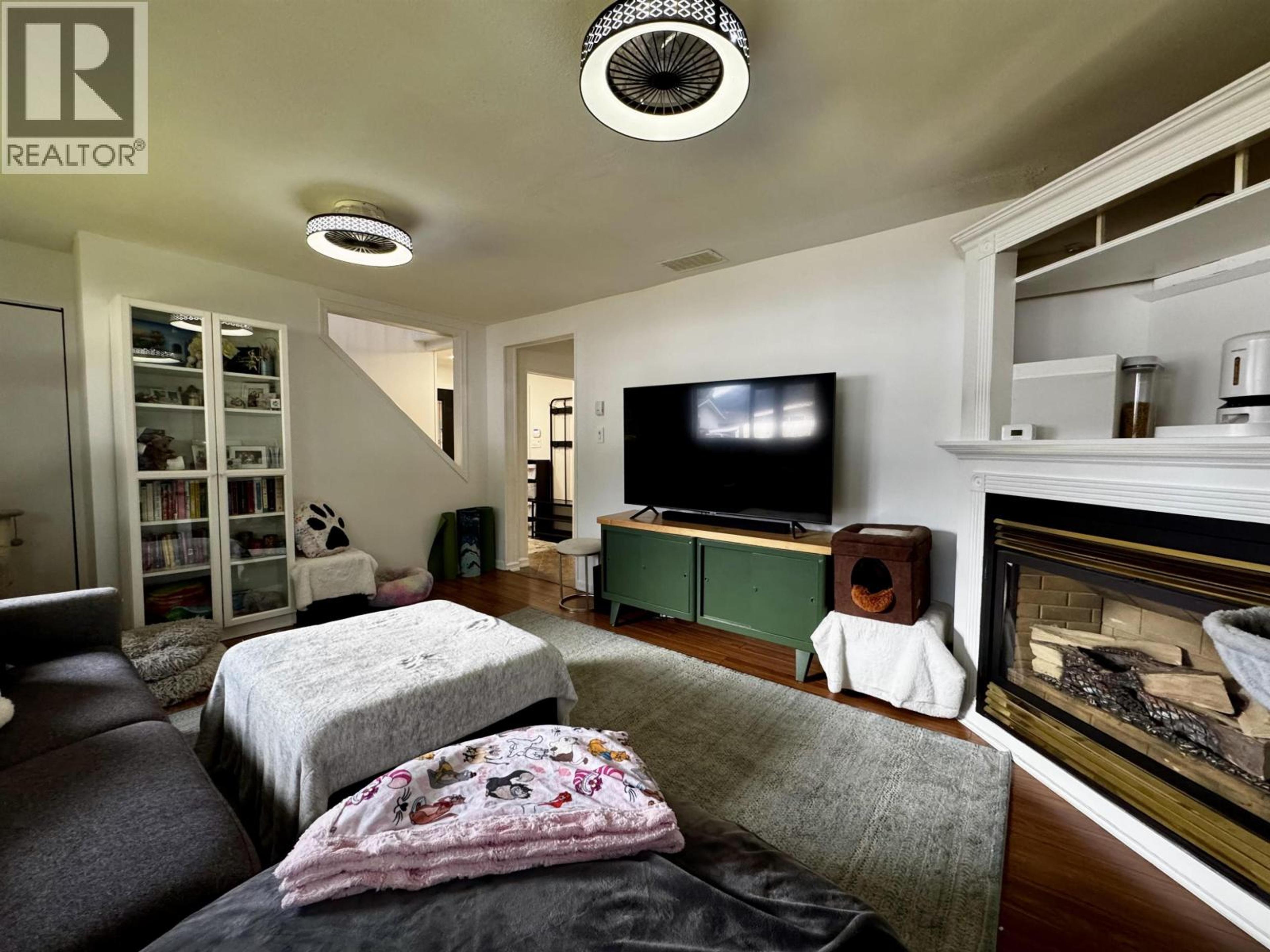 284 CRESTVIEW DRIVE - 27