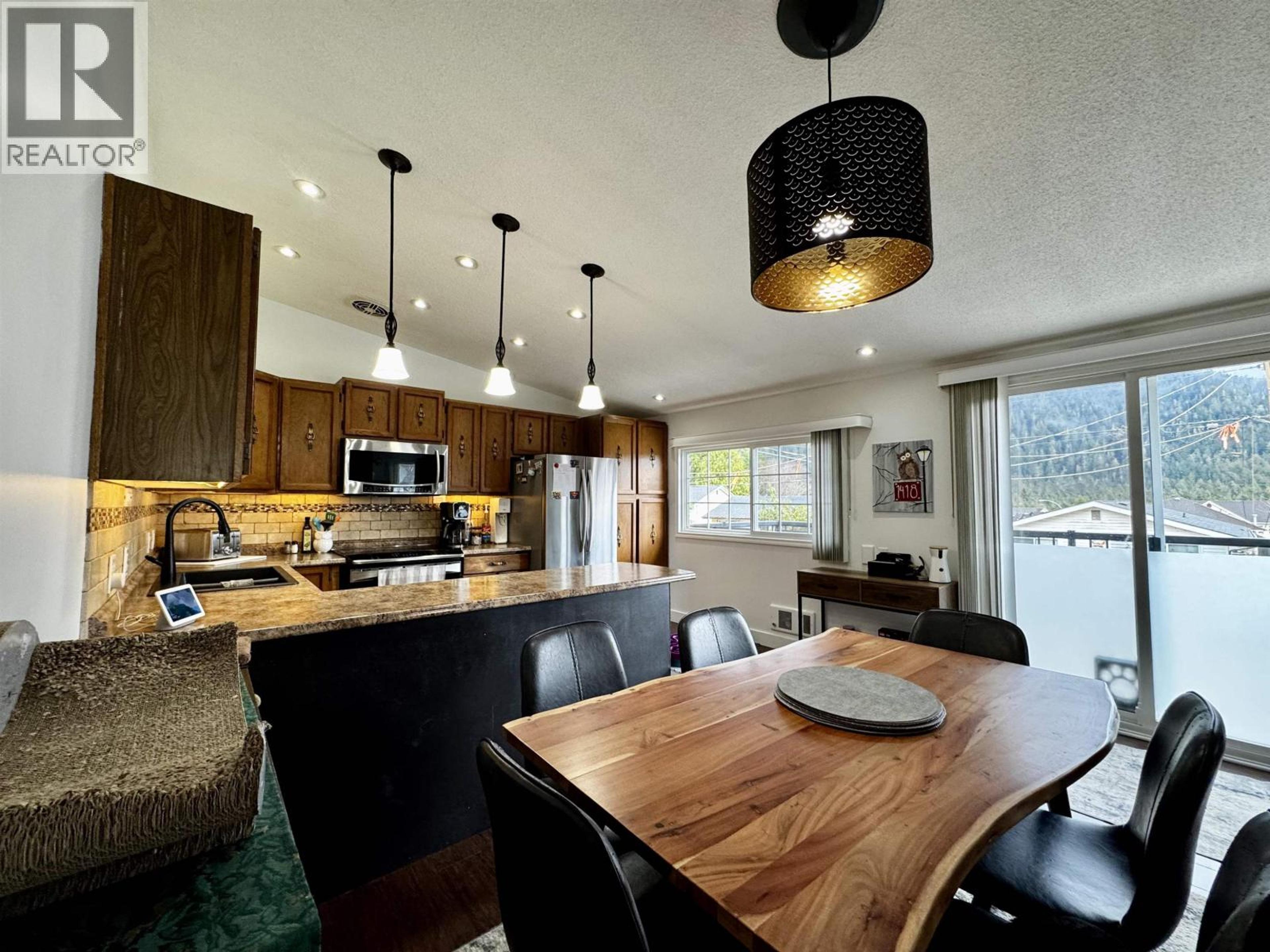 284 CRESTVIEW DRIVE - 9