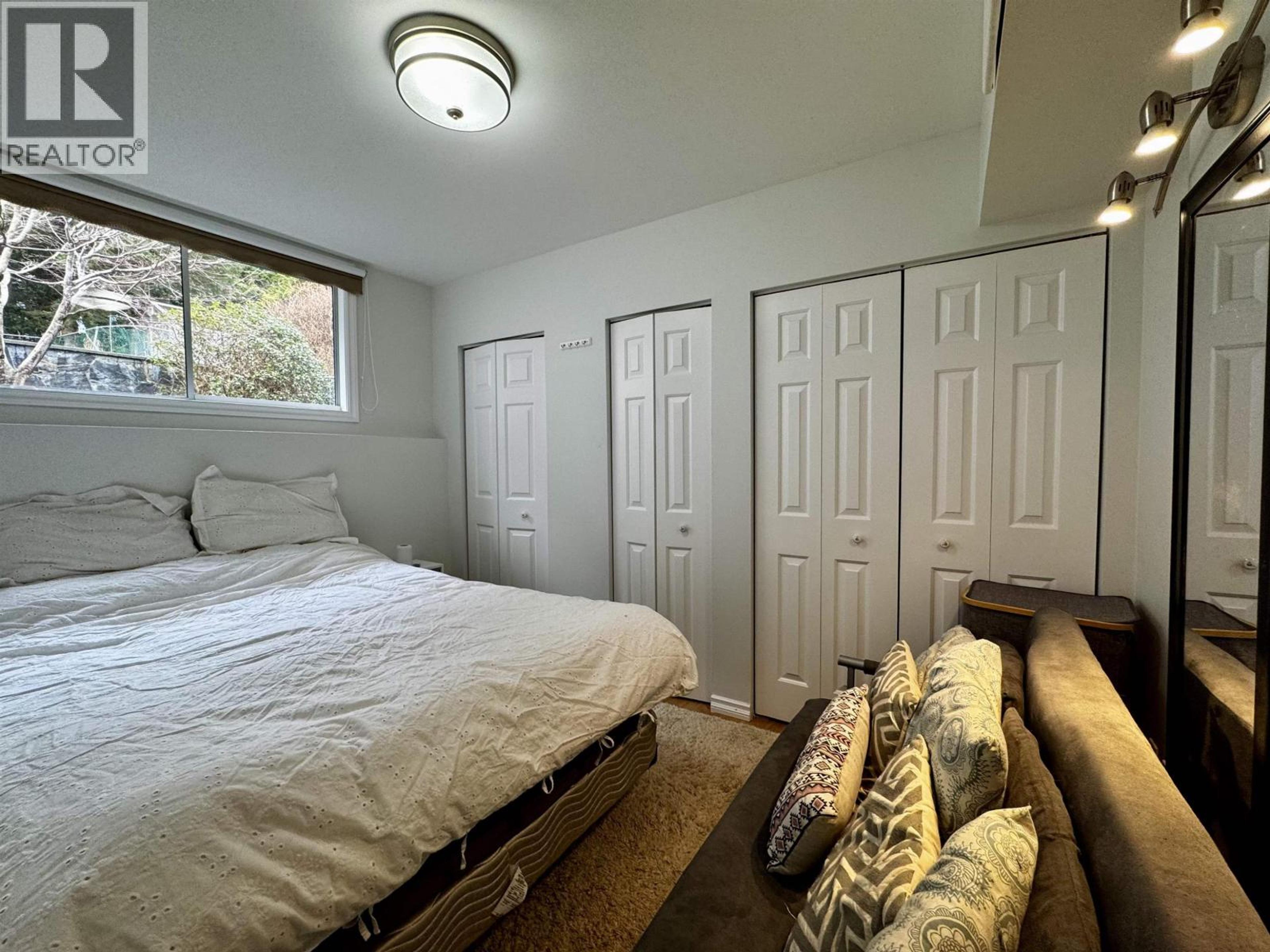 284 CRESTVIEW DRIVE - 29