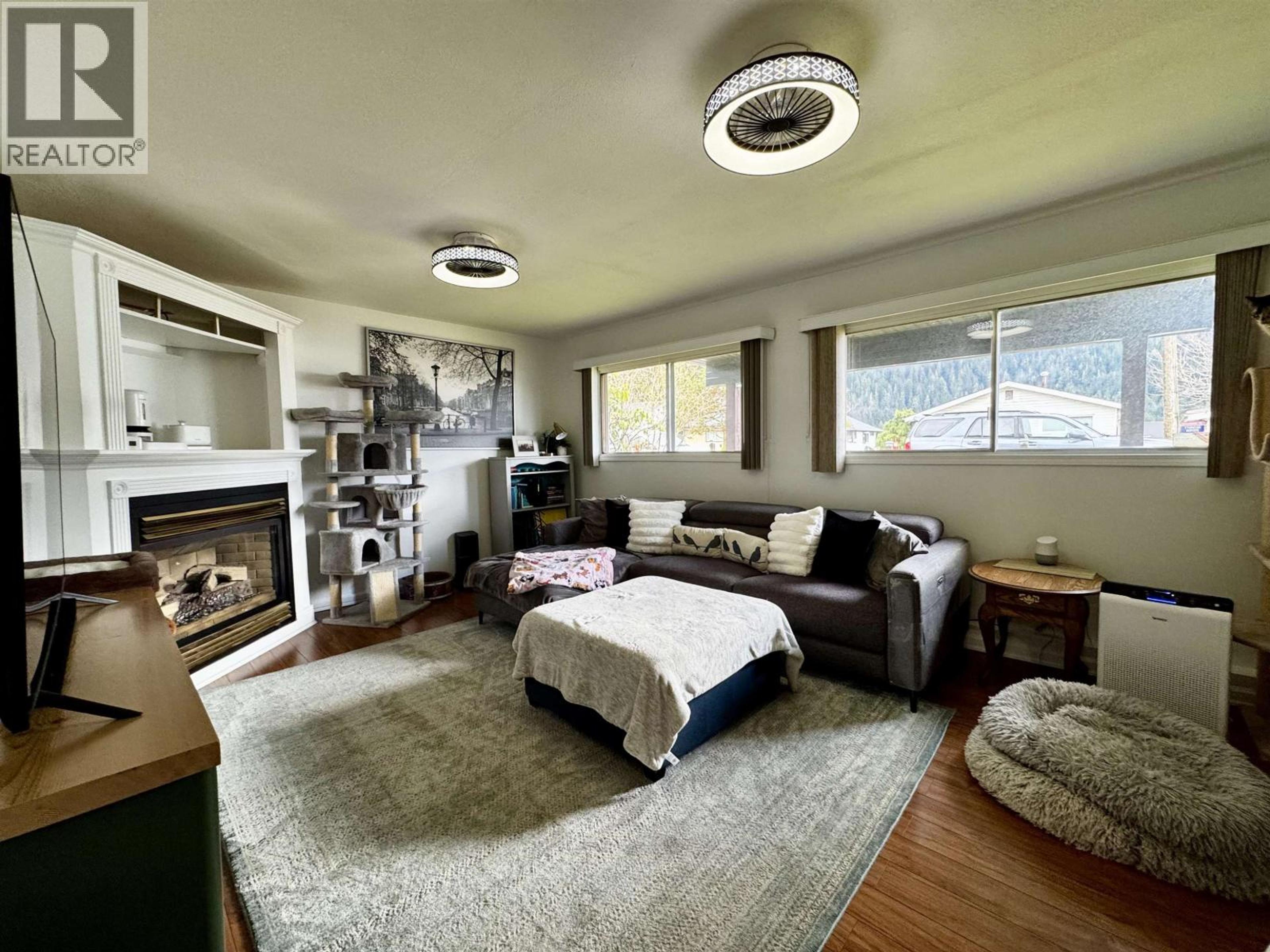 284 CRESTVIEW DRIVE - 25