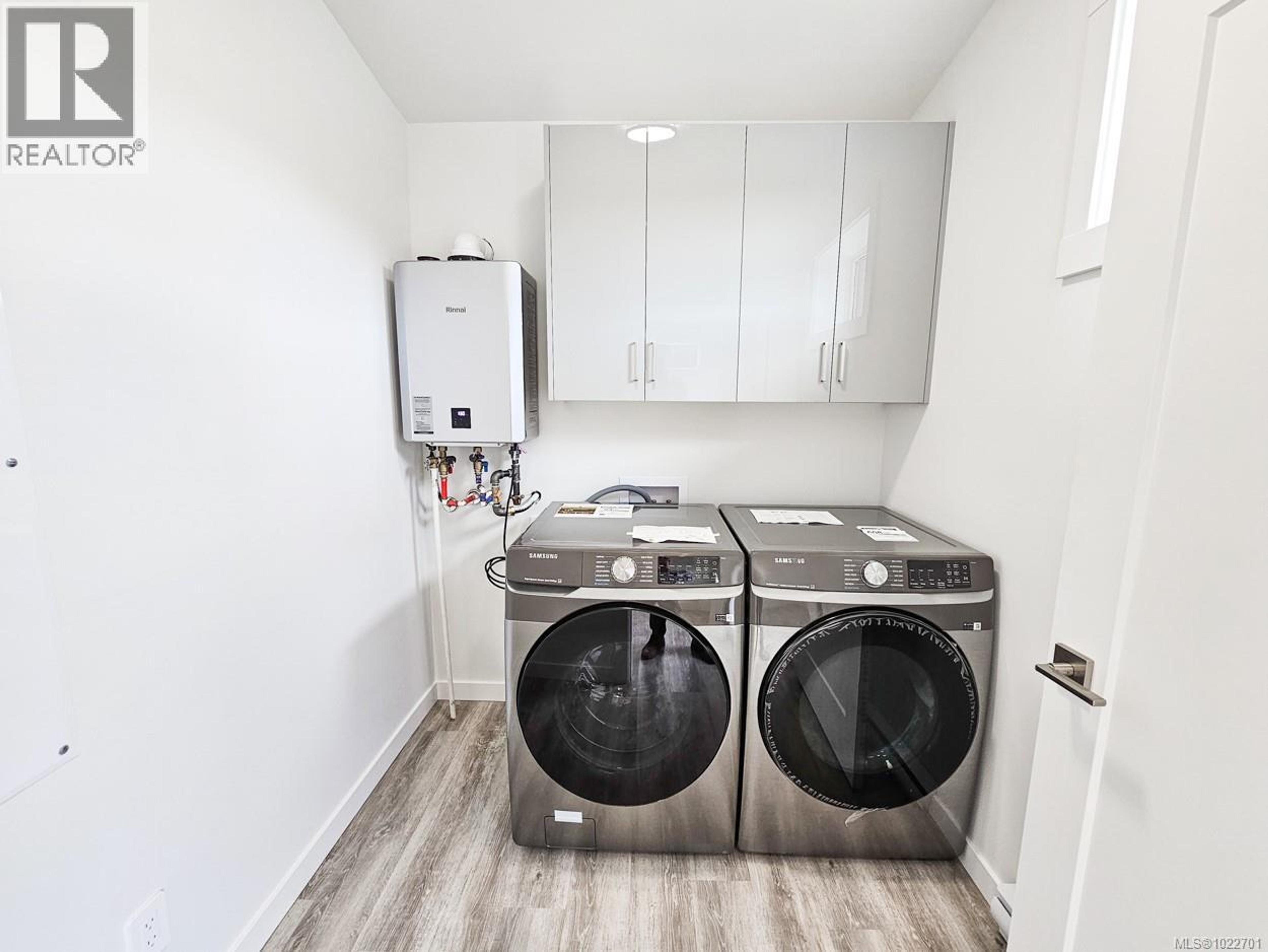 #46 3025 ROYSTON RD - 13