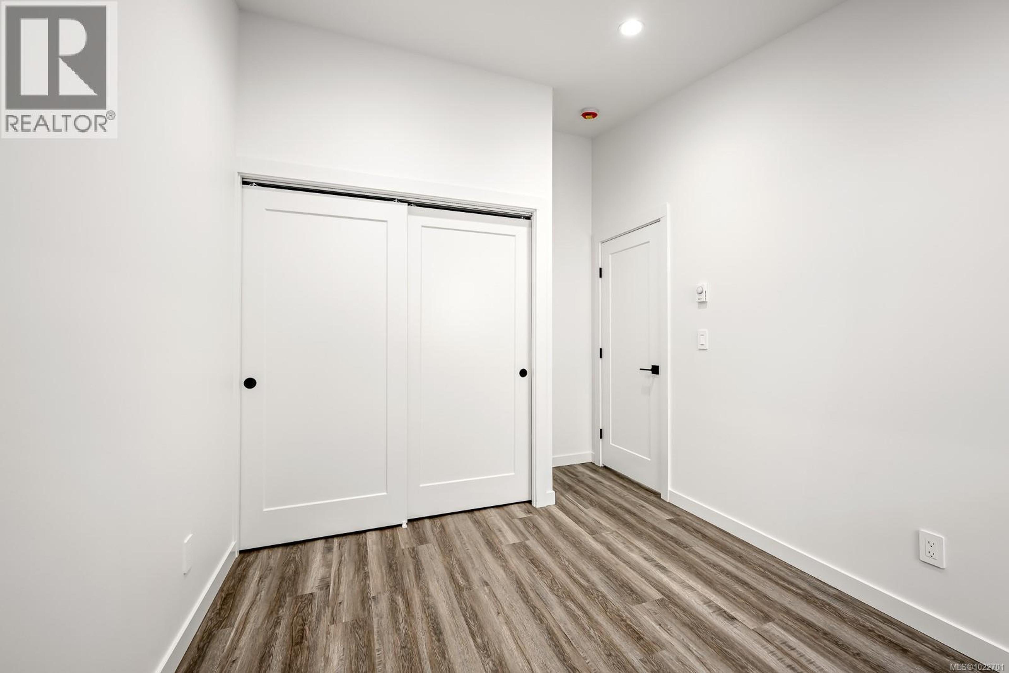 #46 3025 ROYSTON RD - 15