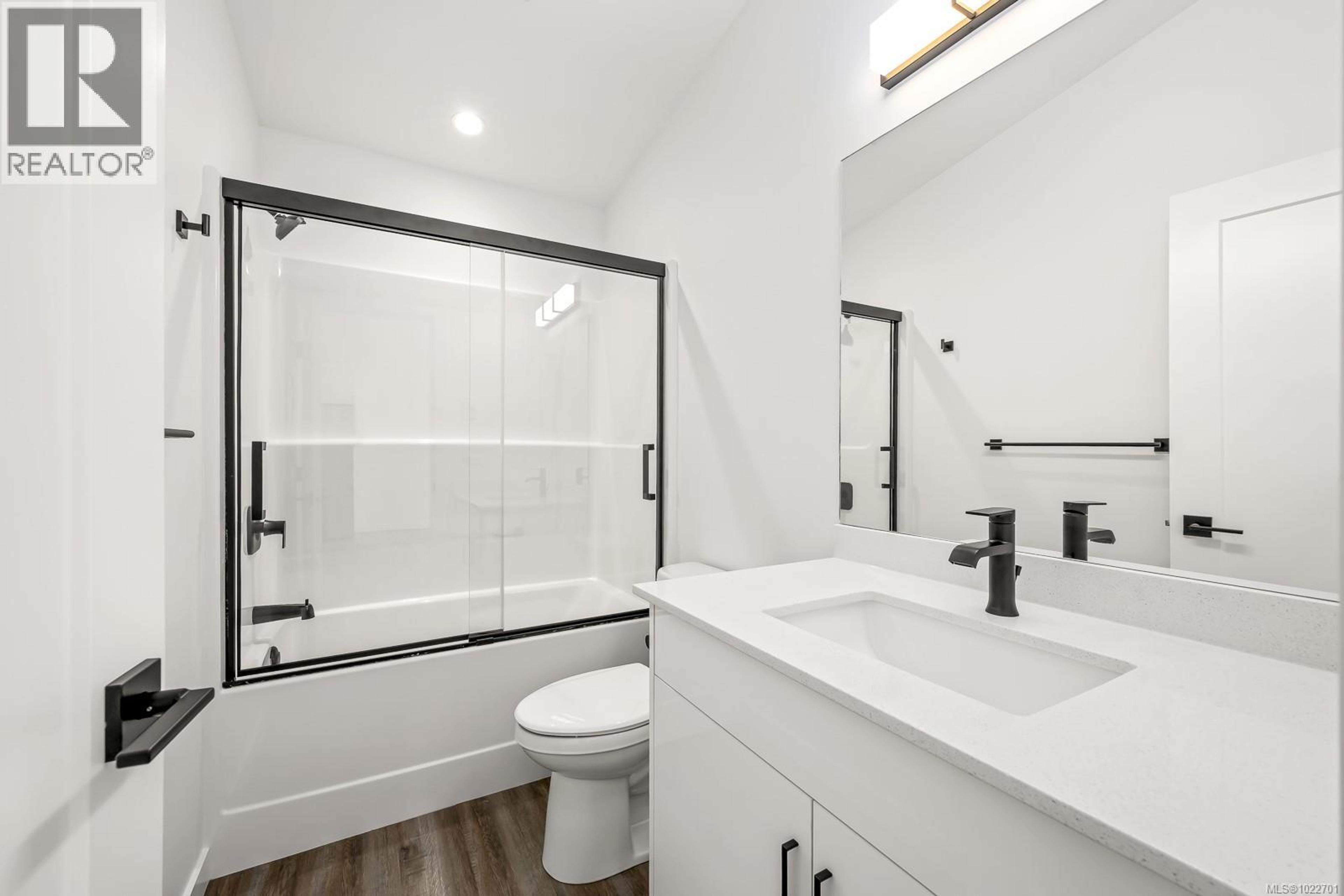 #46 3025 ROYSTON RD - 16