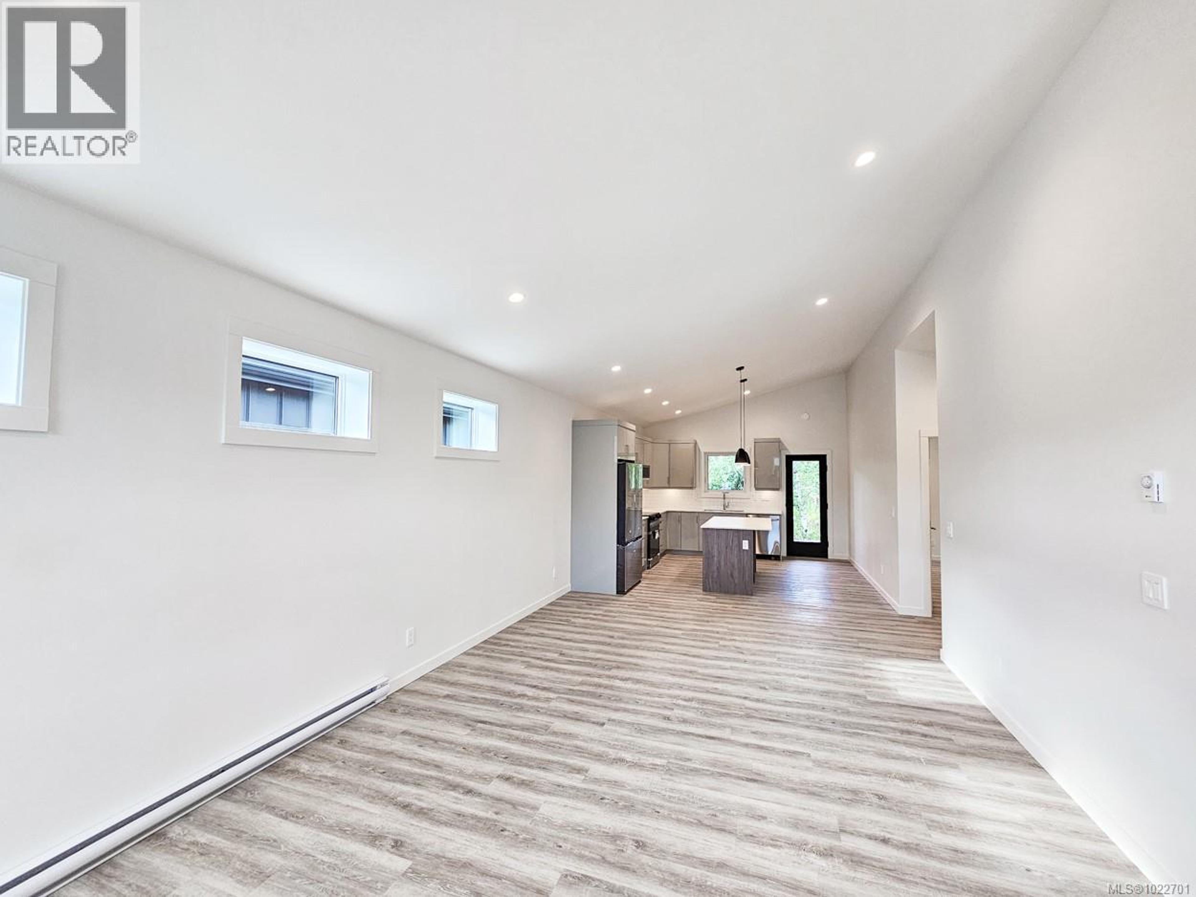 #46 3025 ROYSTON RD - Image 3