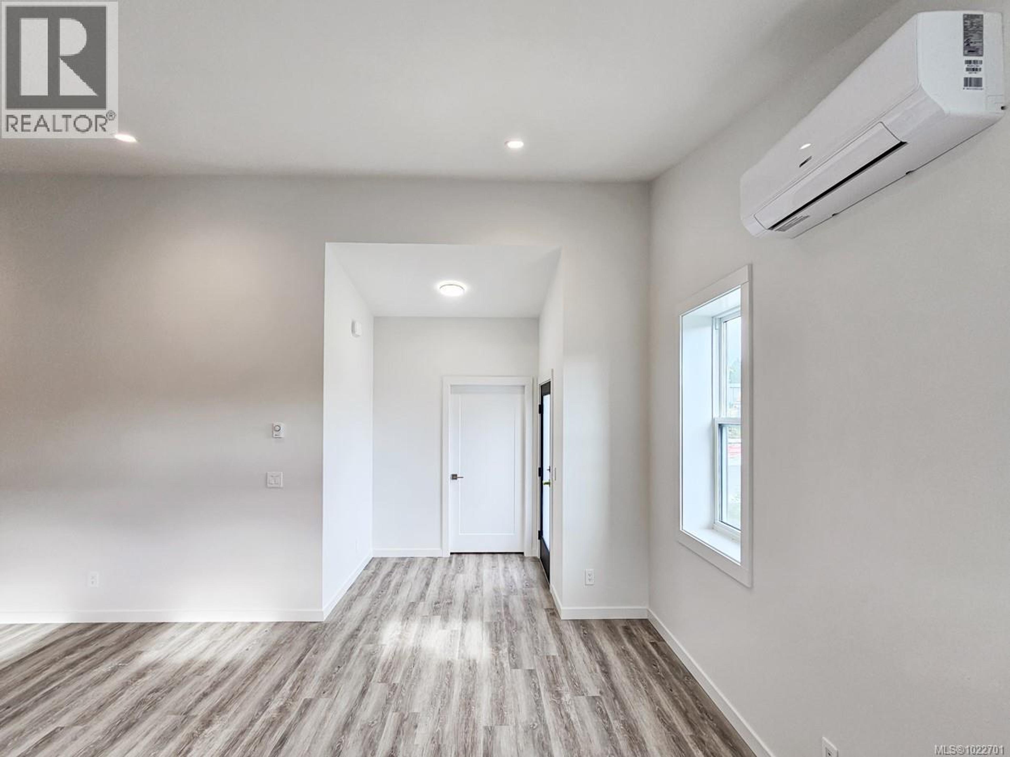 #46 3025 ROYSTON RD - 4