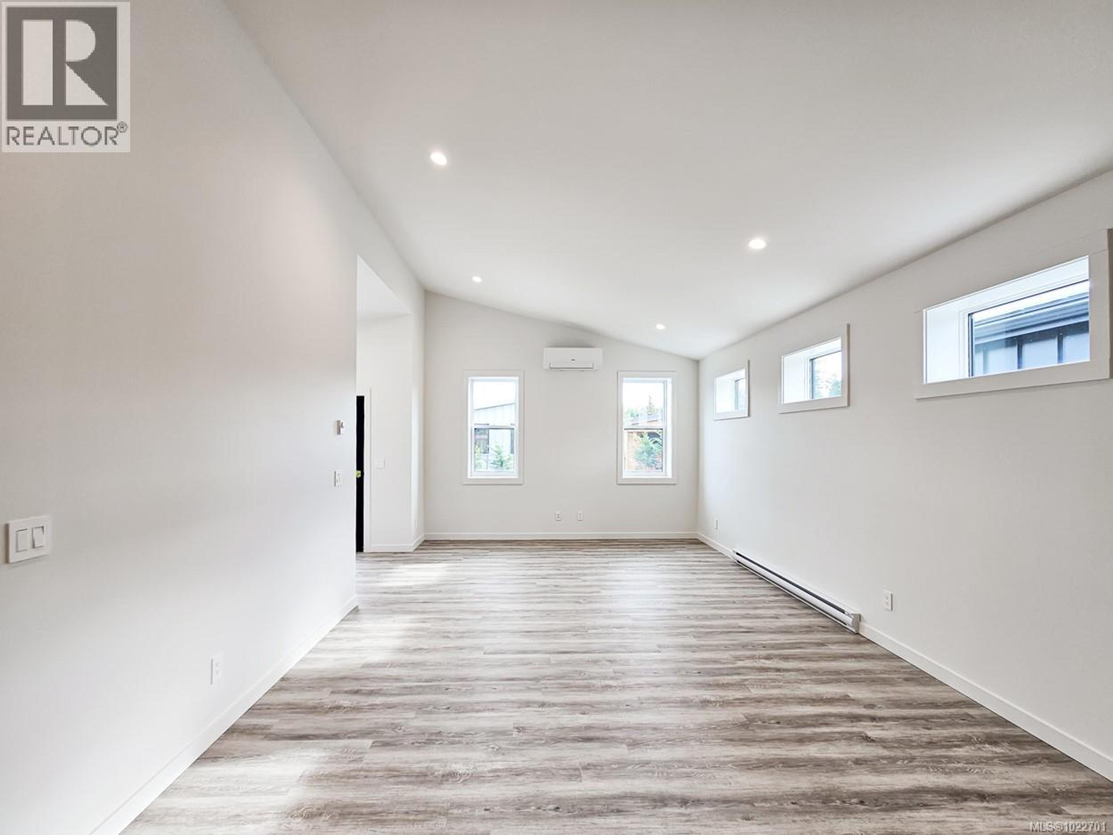 #46 3025 ROYSTON RD - 5