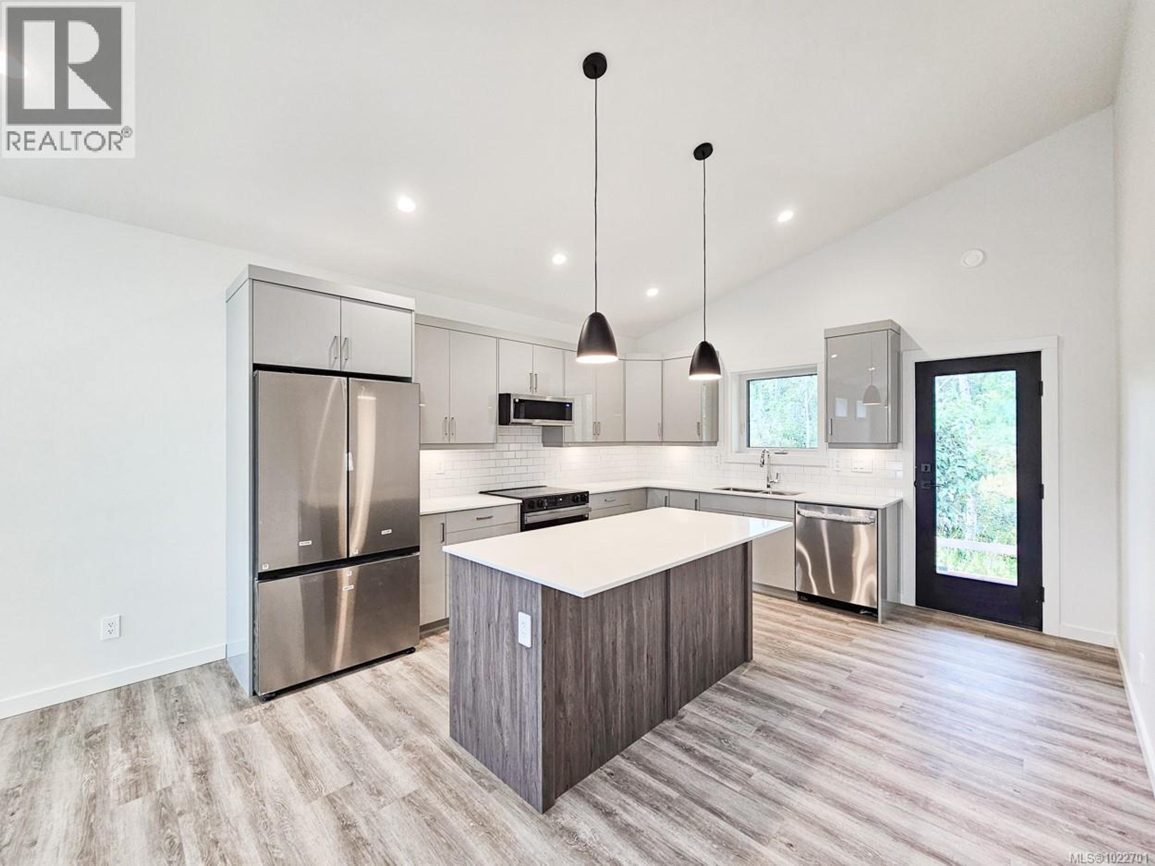 #46 3025 ROYSTON RD - 8