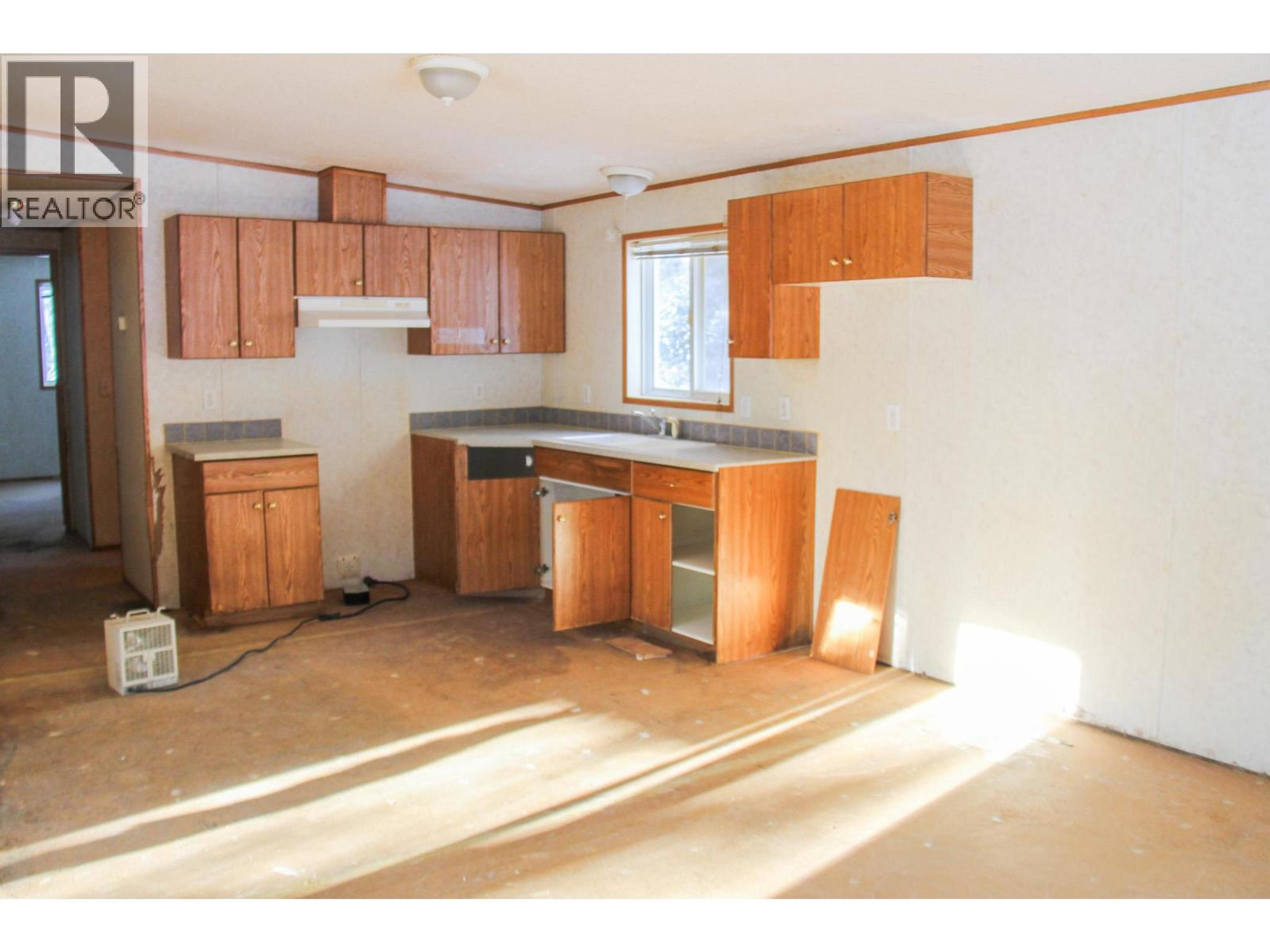 2369 BARRIERE LAKES ROAD - Image 2