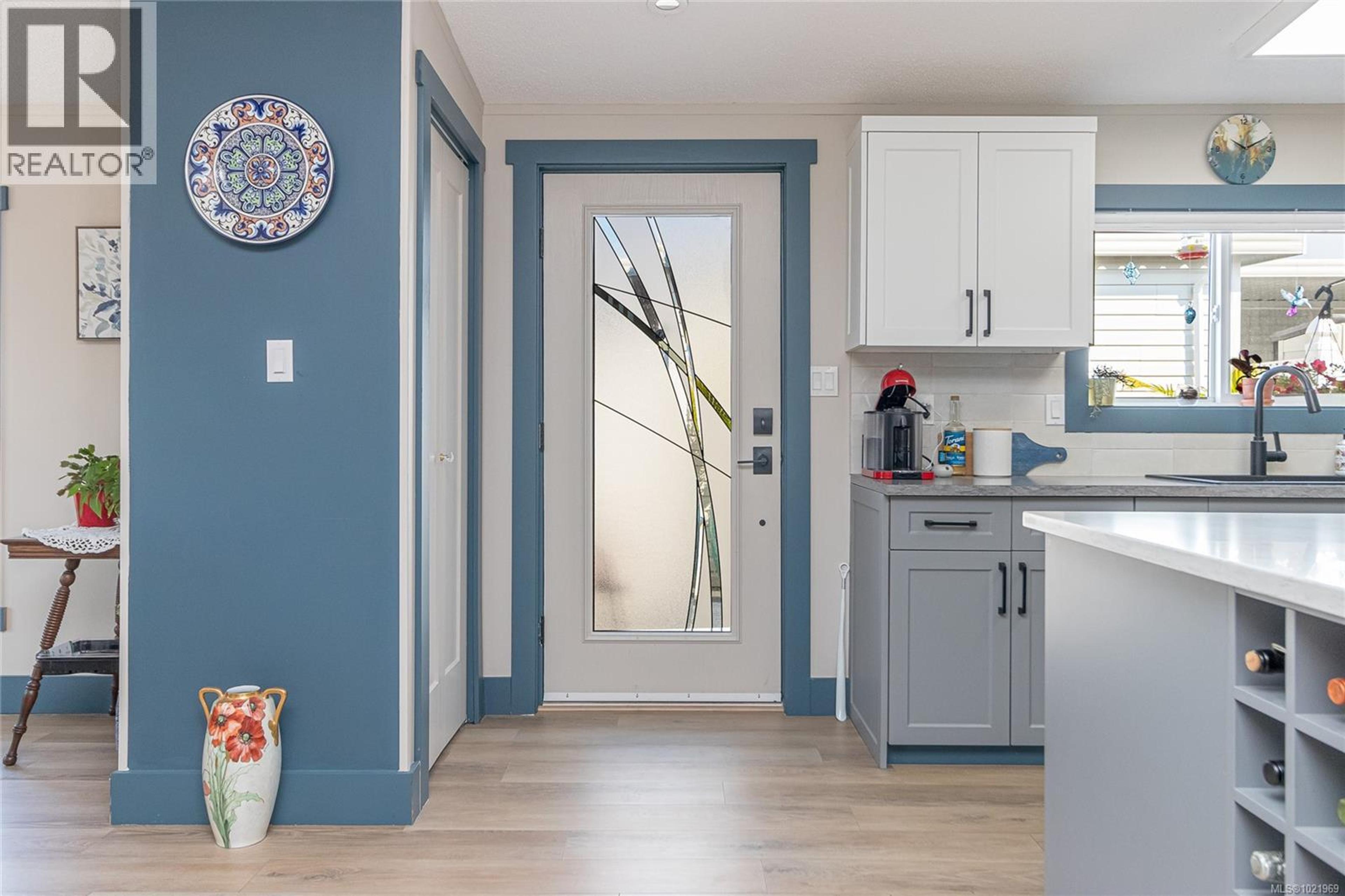 #42 450 STANFORD AVE E - 23