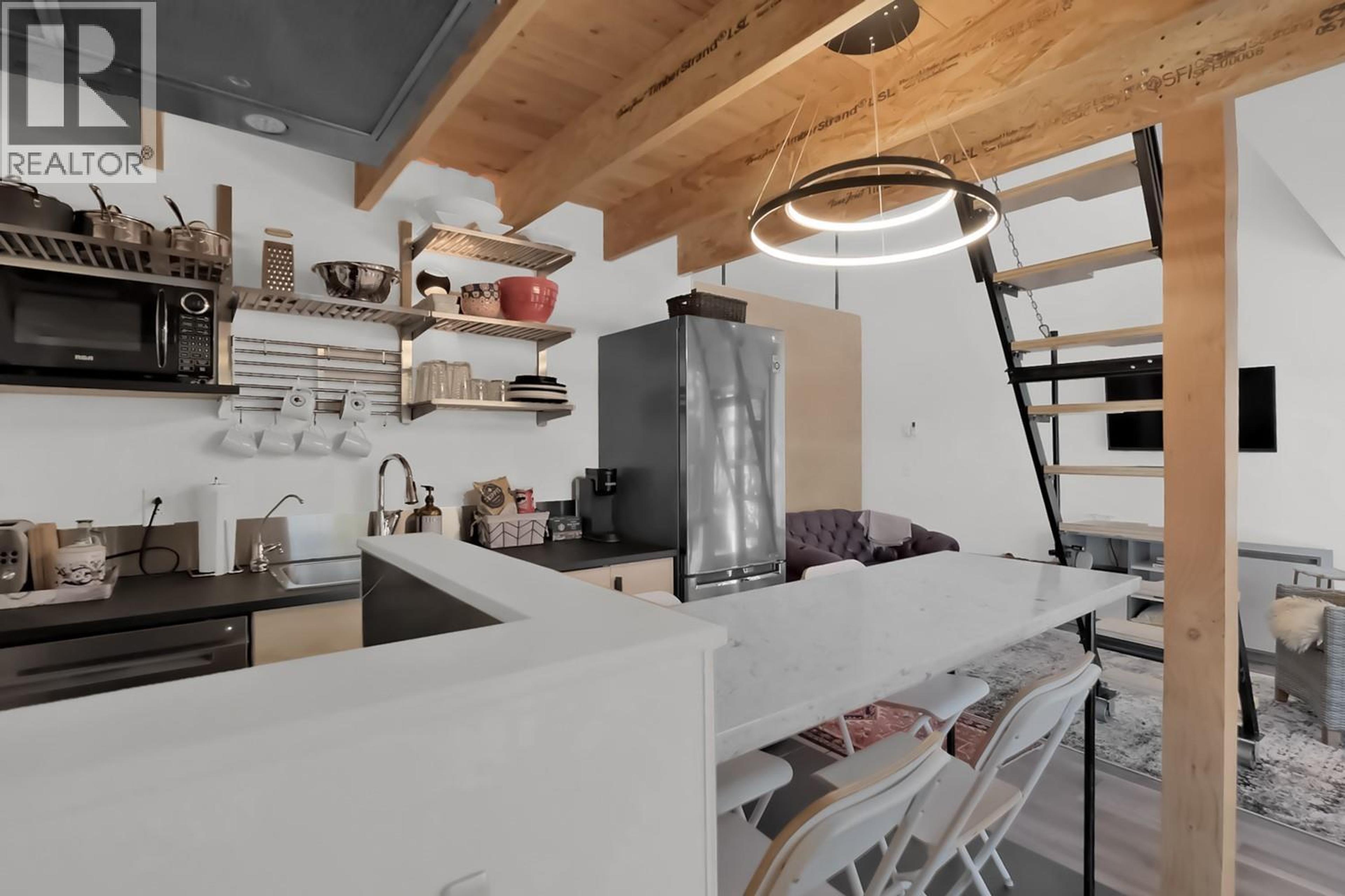 5290 TREPANIER BENCH ROAD - 23