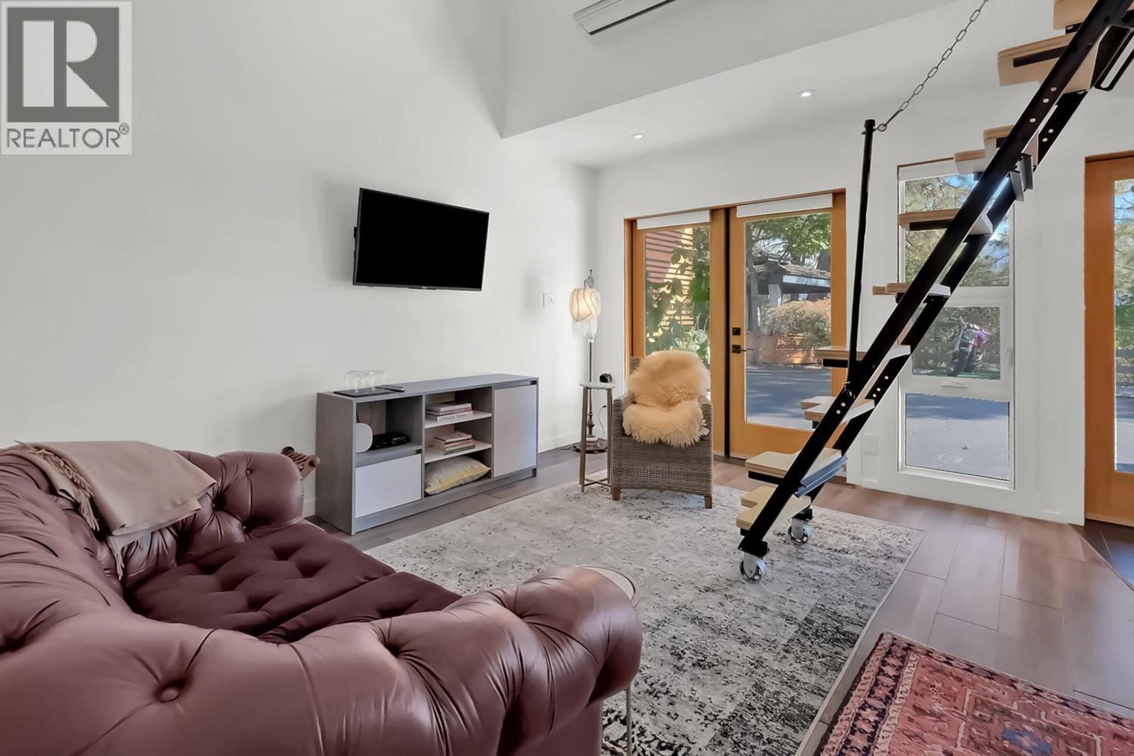 5290 TREPANIER BENCH ROAD - 25