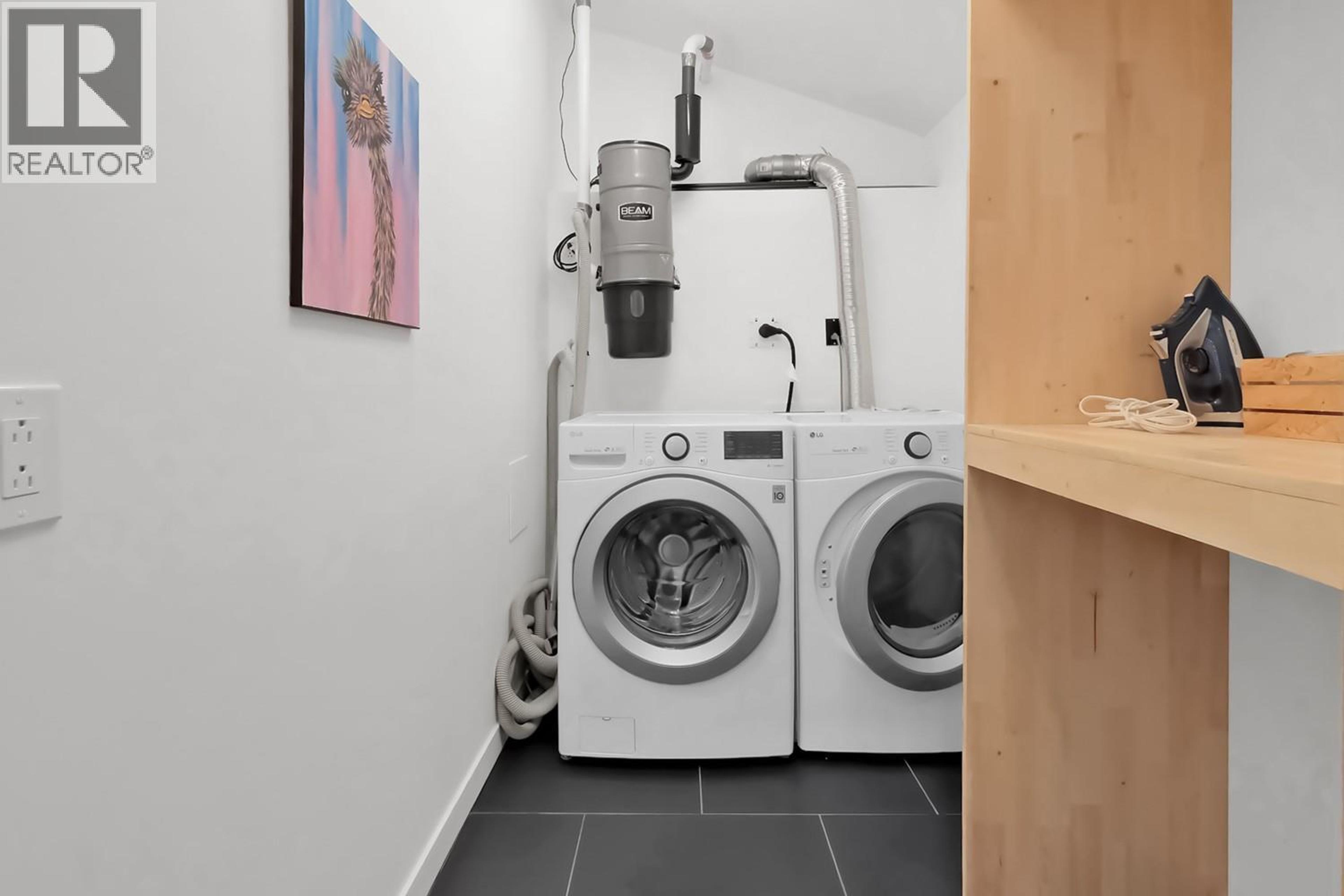 5290 TREPANIER BENCH ROAD - 32