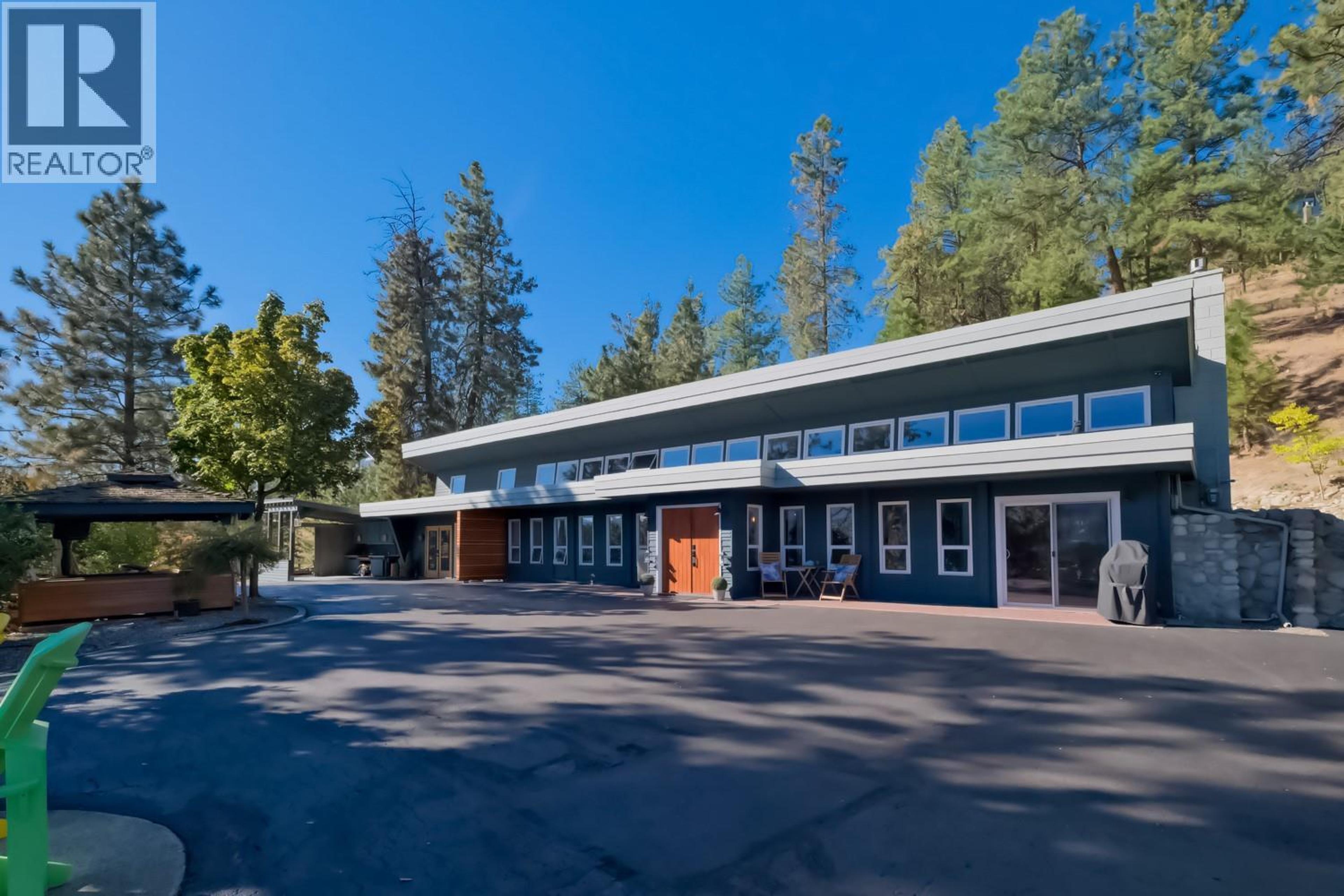 5290 TREPANIER BENCH ROAD - 44