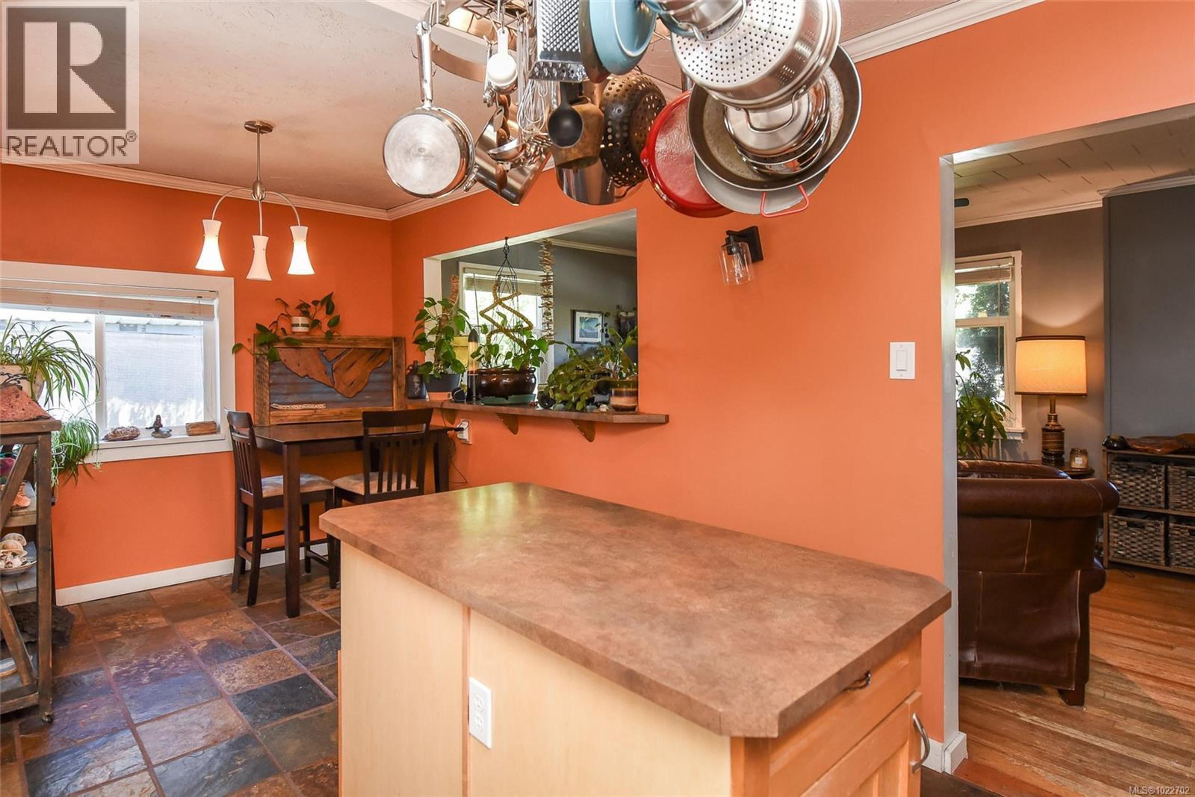 2767 ULVERSTON AVE - 10