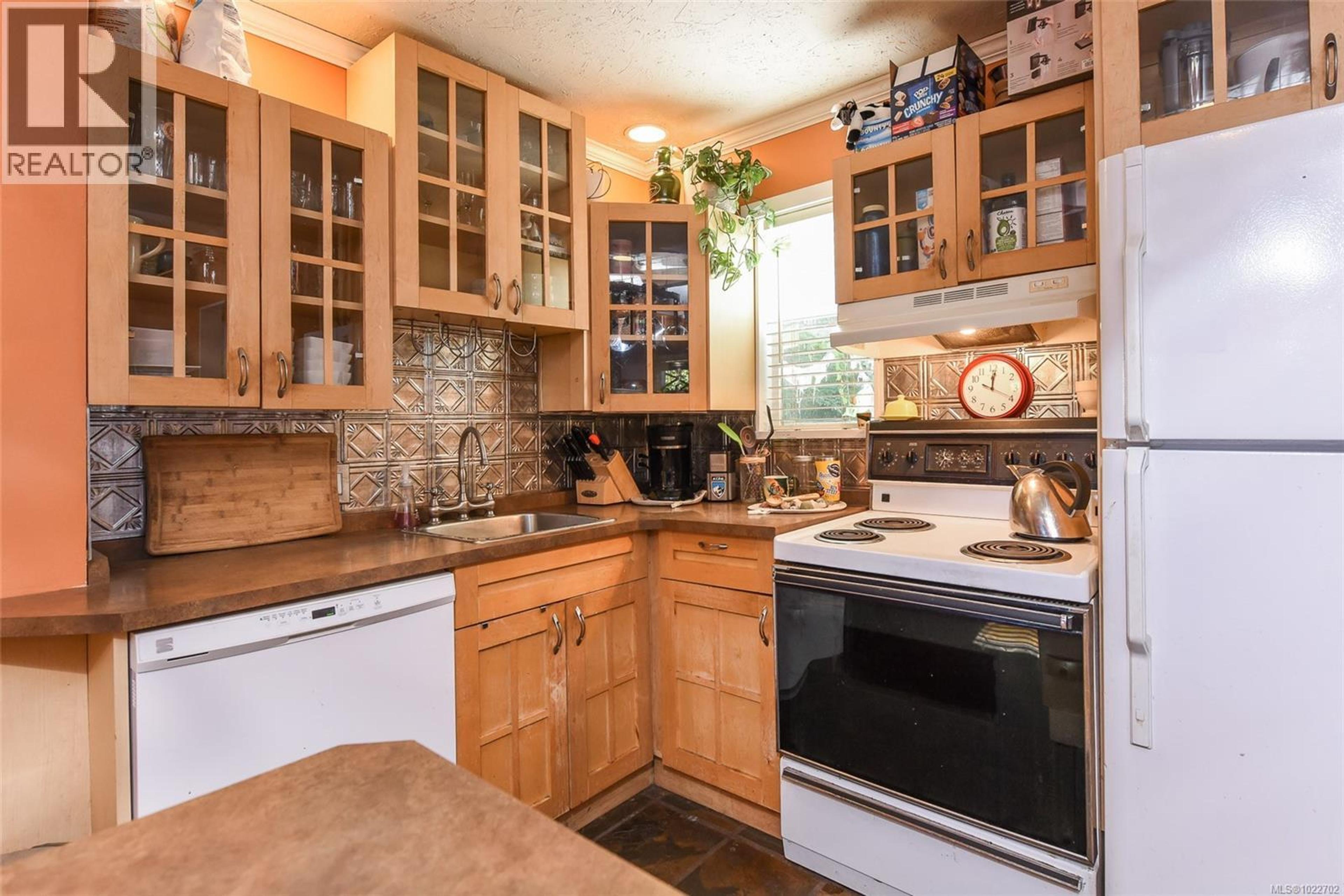 2767 ULVERSTON AVE - 12