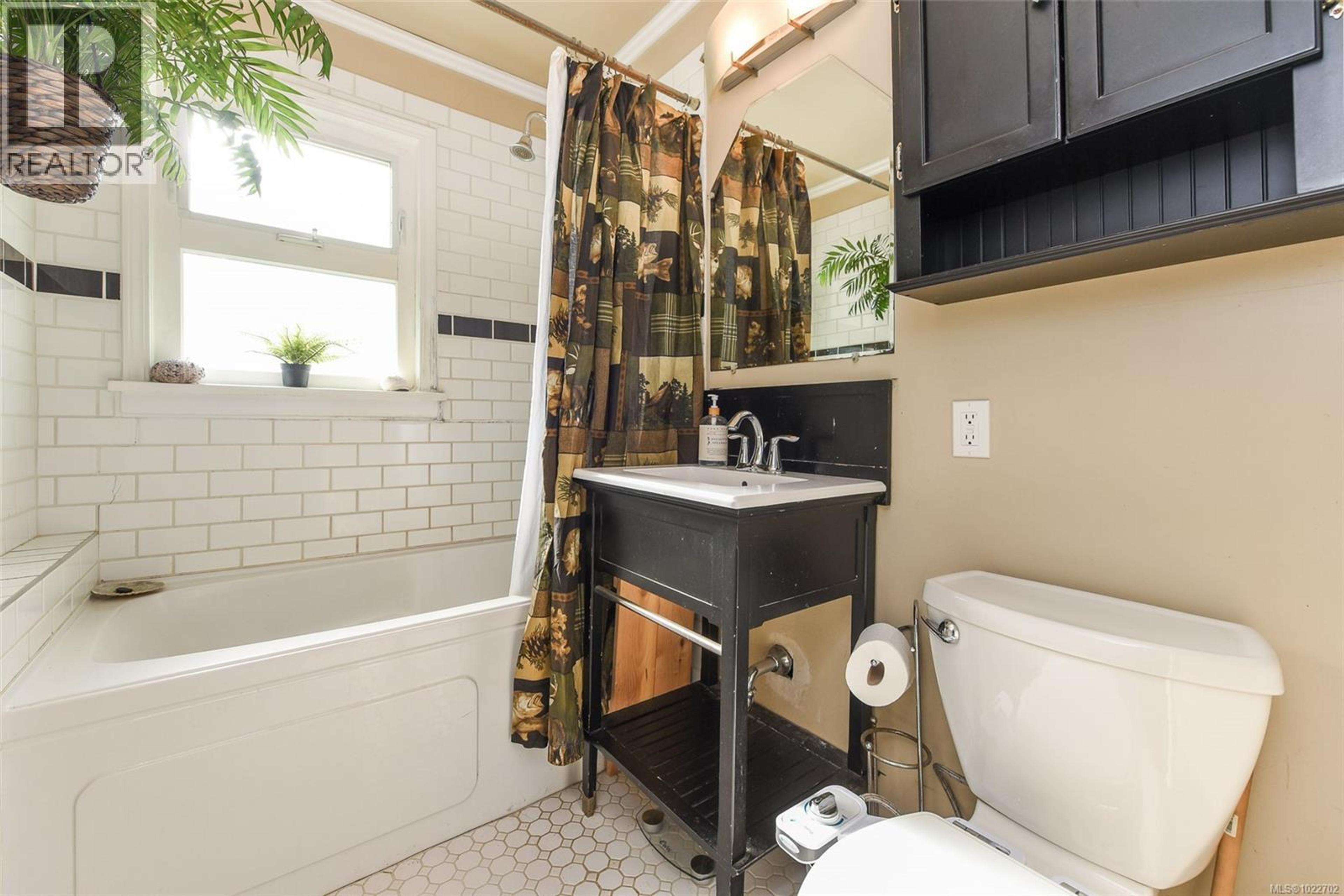 2767 ULVERSTON AVE - 14