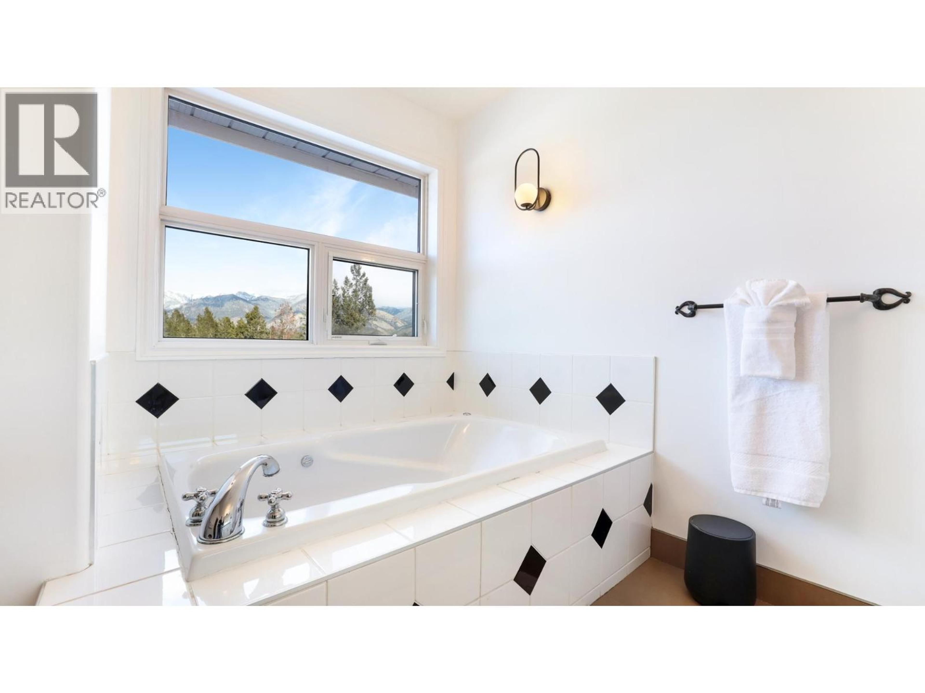 945 WESTRIDGE WAY - 32