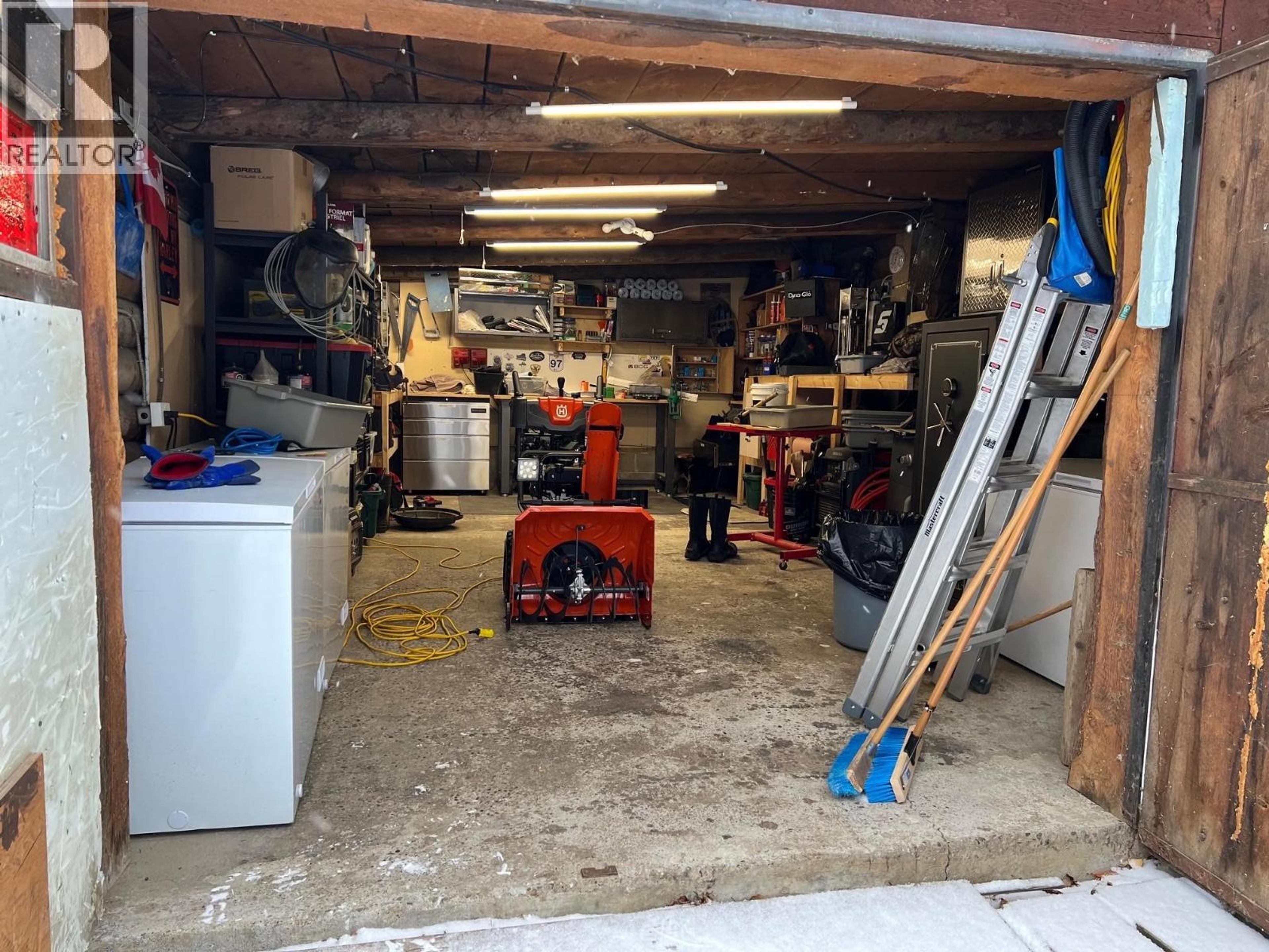 9441 BEATTIE DRIVE - 17