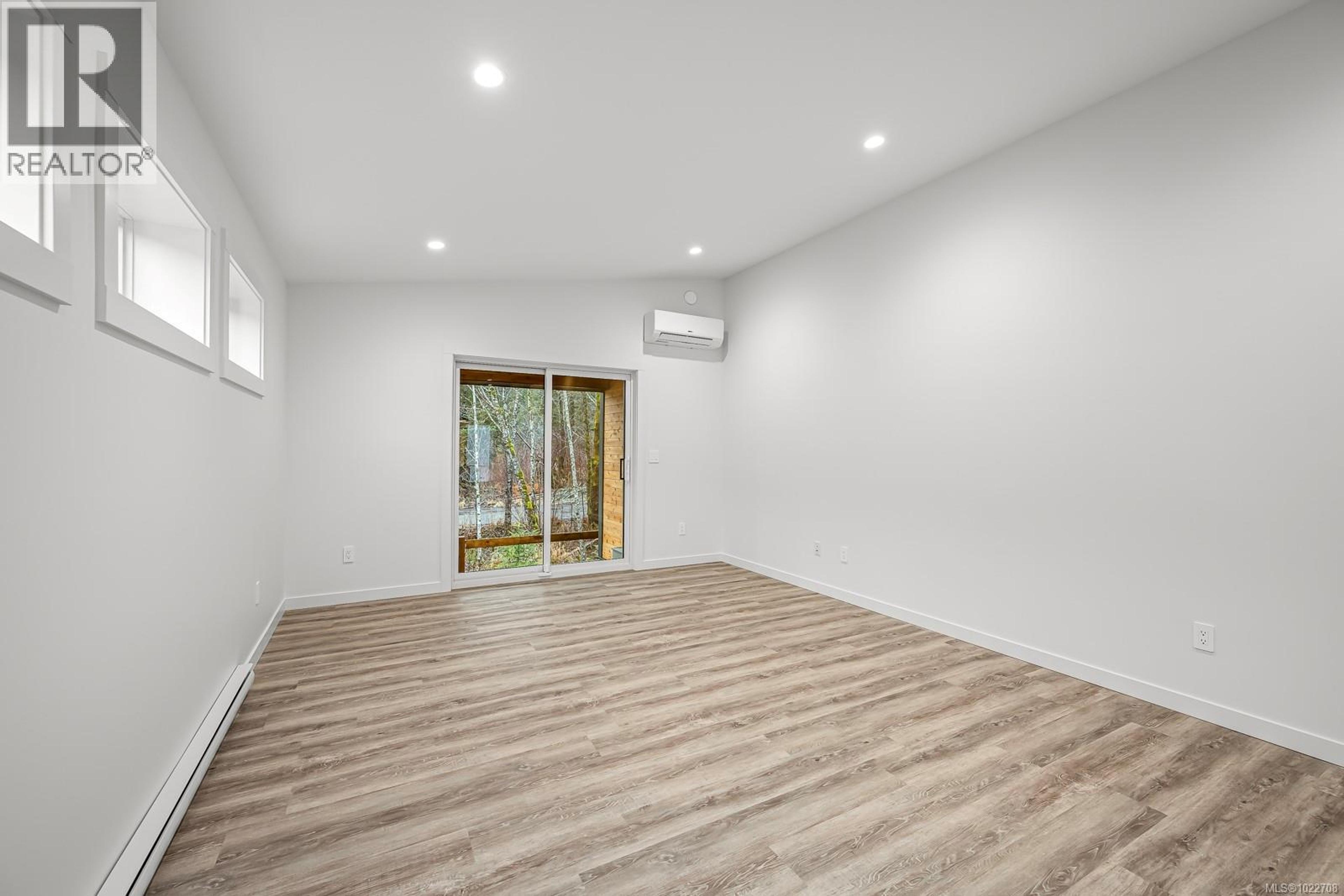 #42 3025 ROYSTON RD - 12