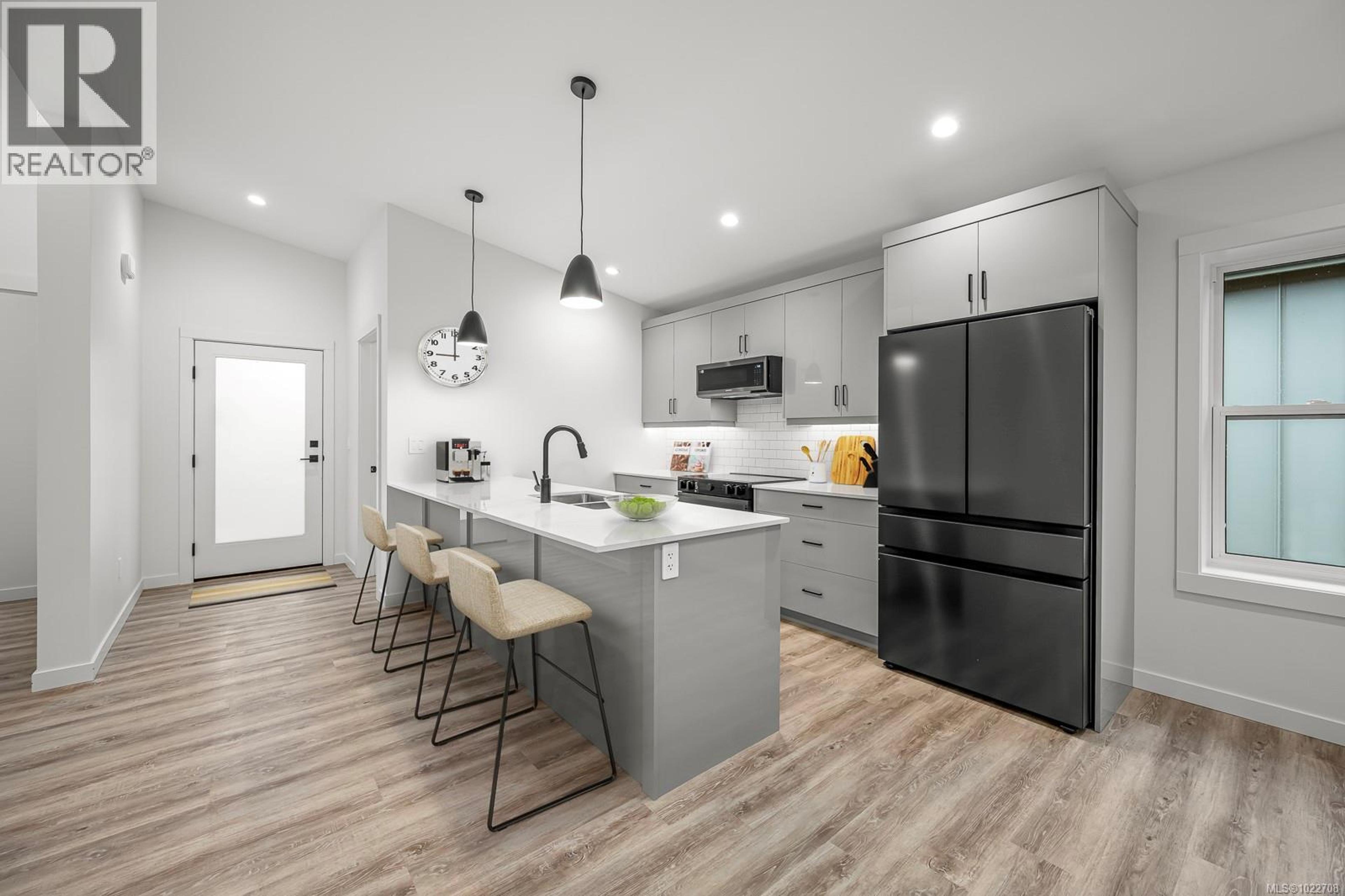 #42 3025 ROYSTON RD - 16