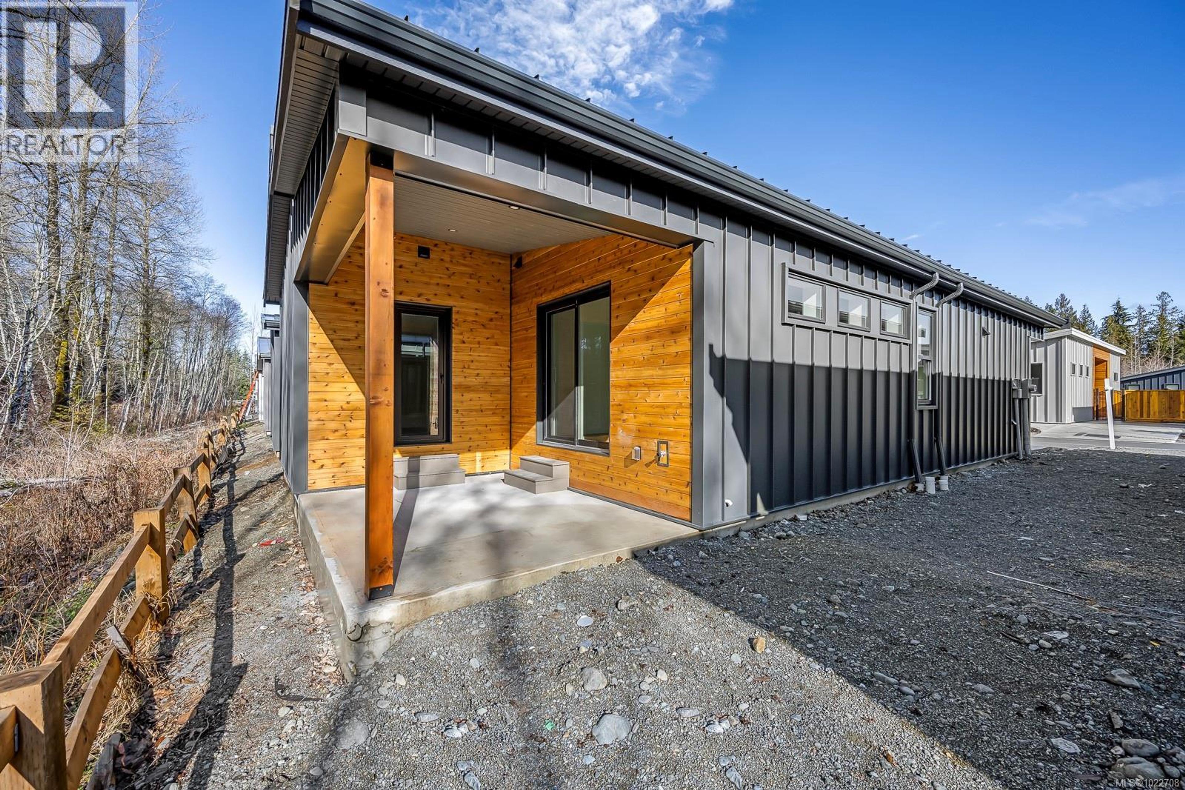 #42 3025 ROYSTON RD - 22