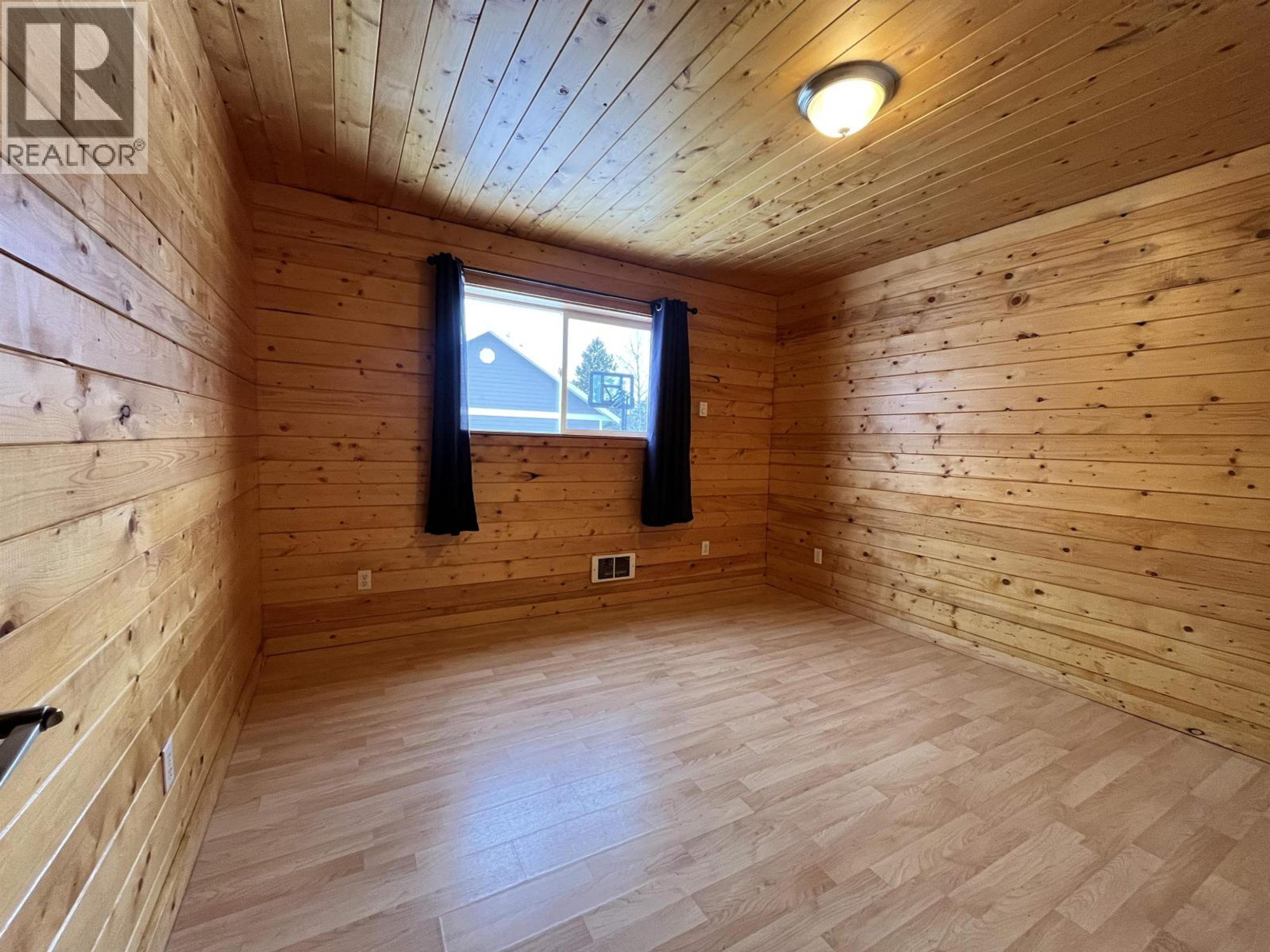 5574 LAKESIDE COURT - 15