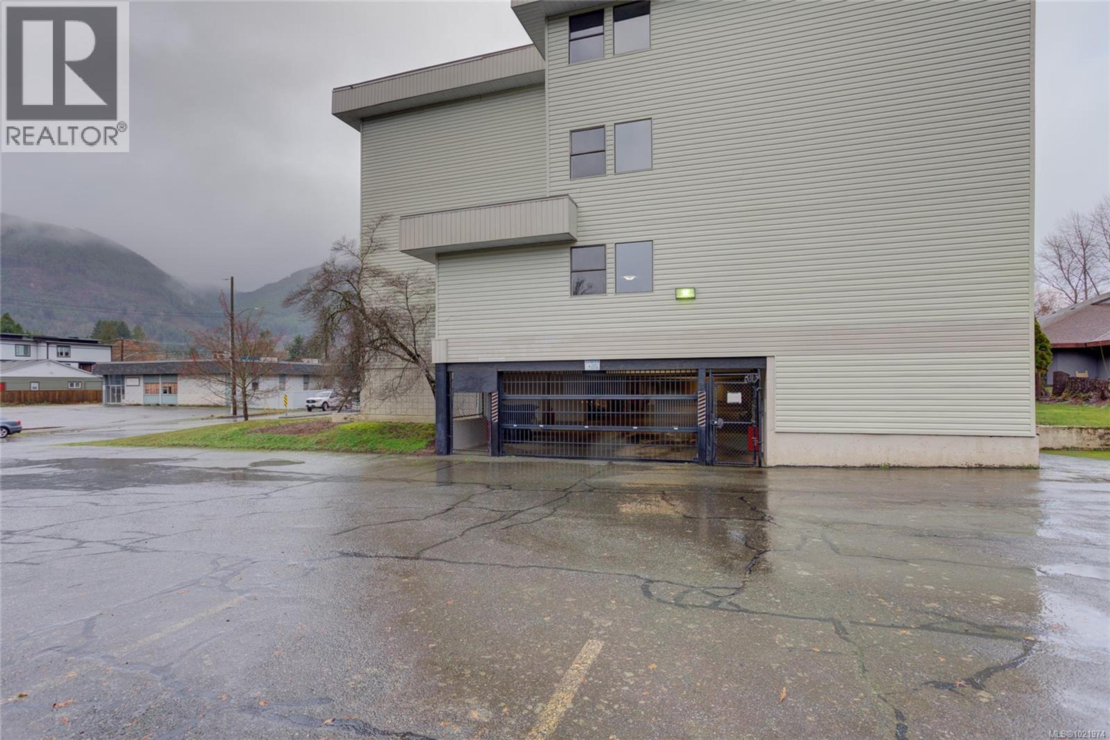 #206 18 KING GEORGE ST - 29