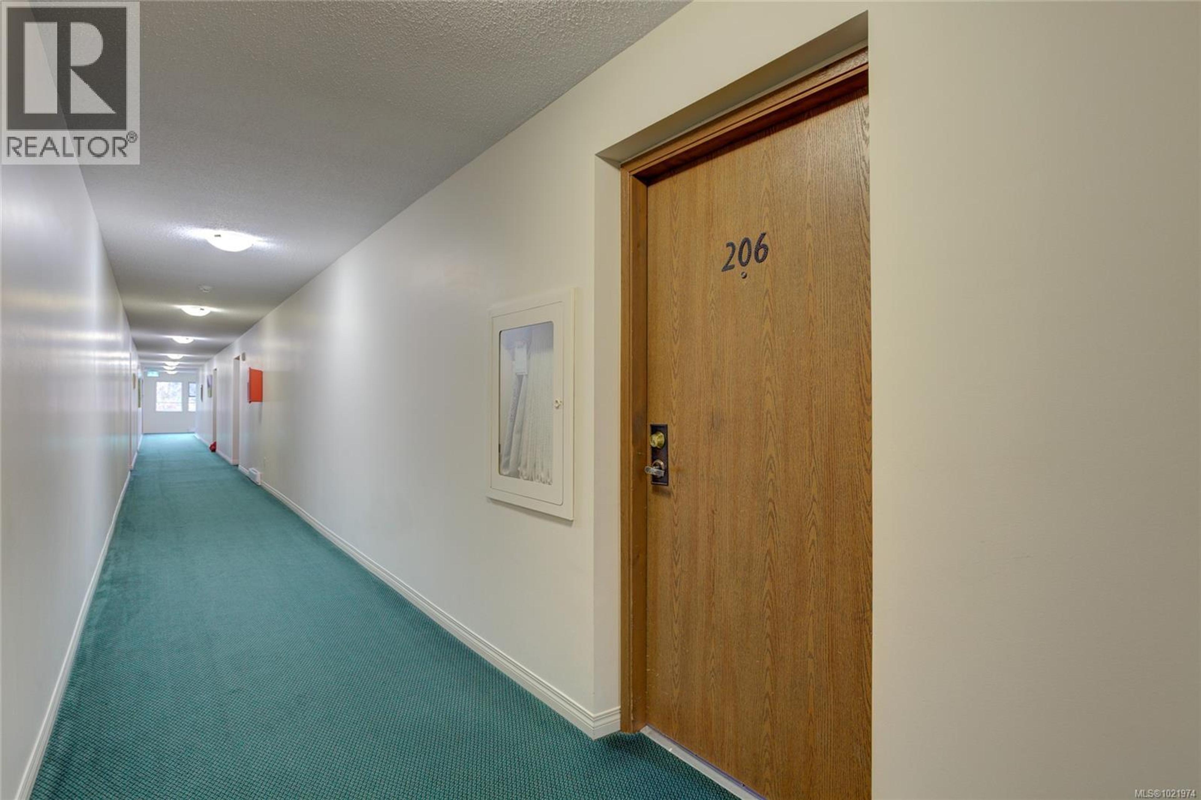 #206 18 KING GEORGE ST - 5