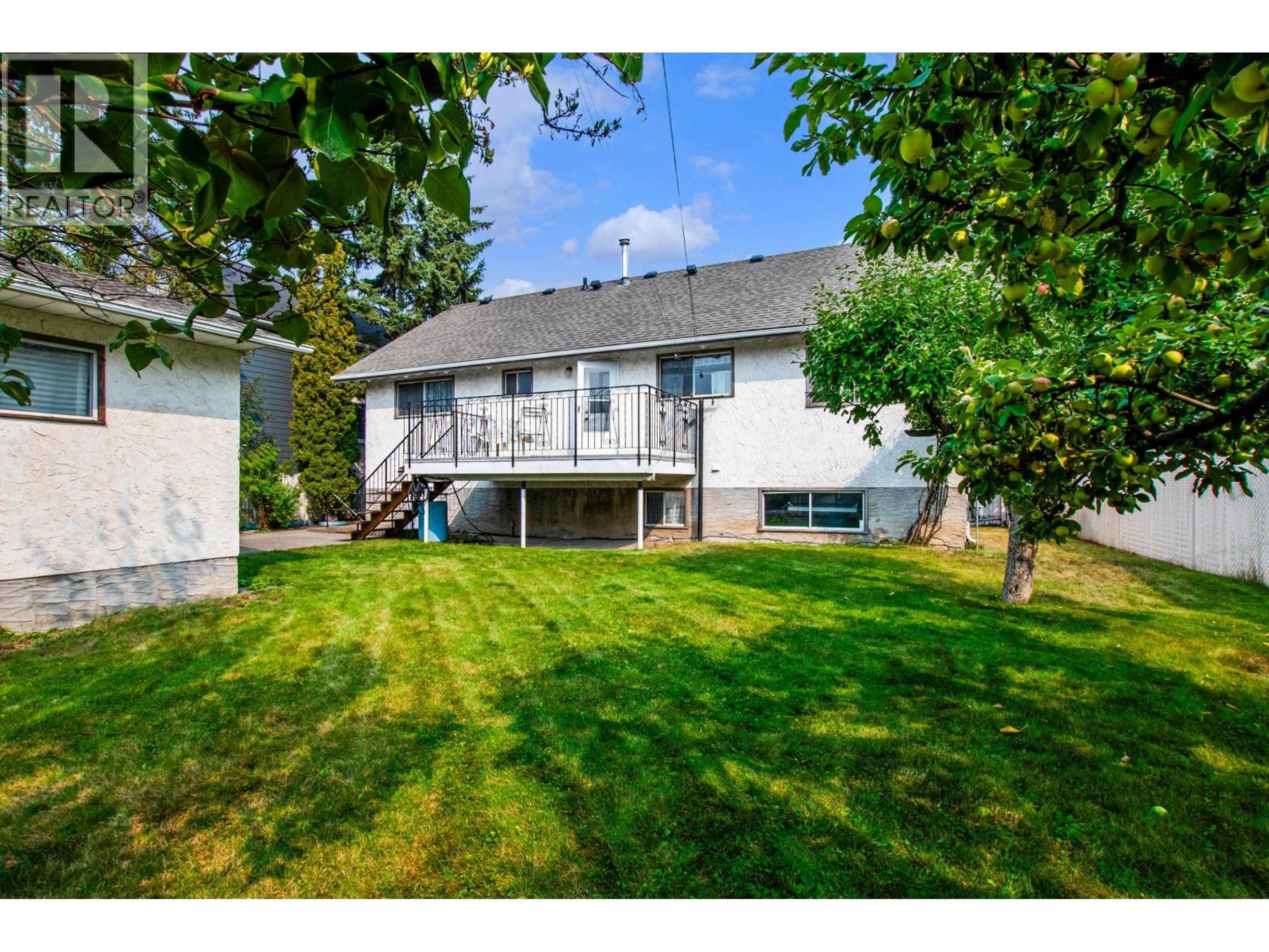 2438 MCBRIDE CRESCENT - 32