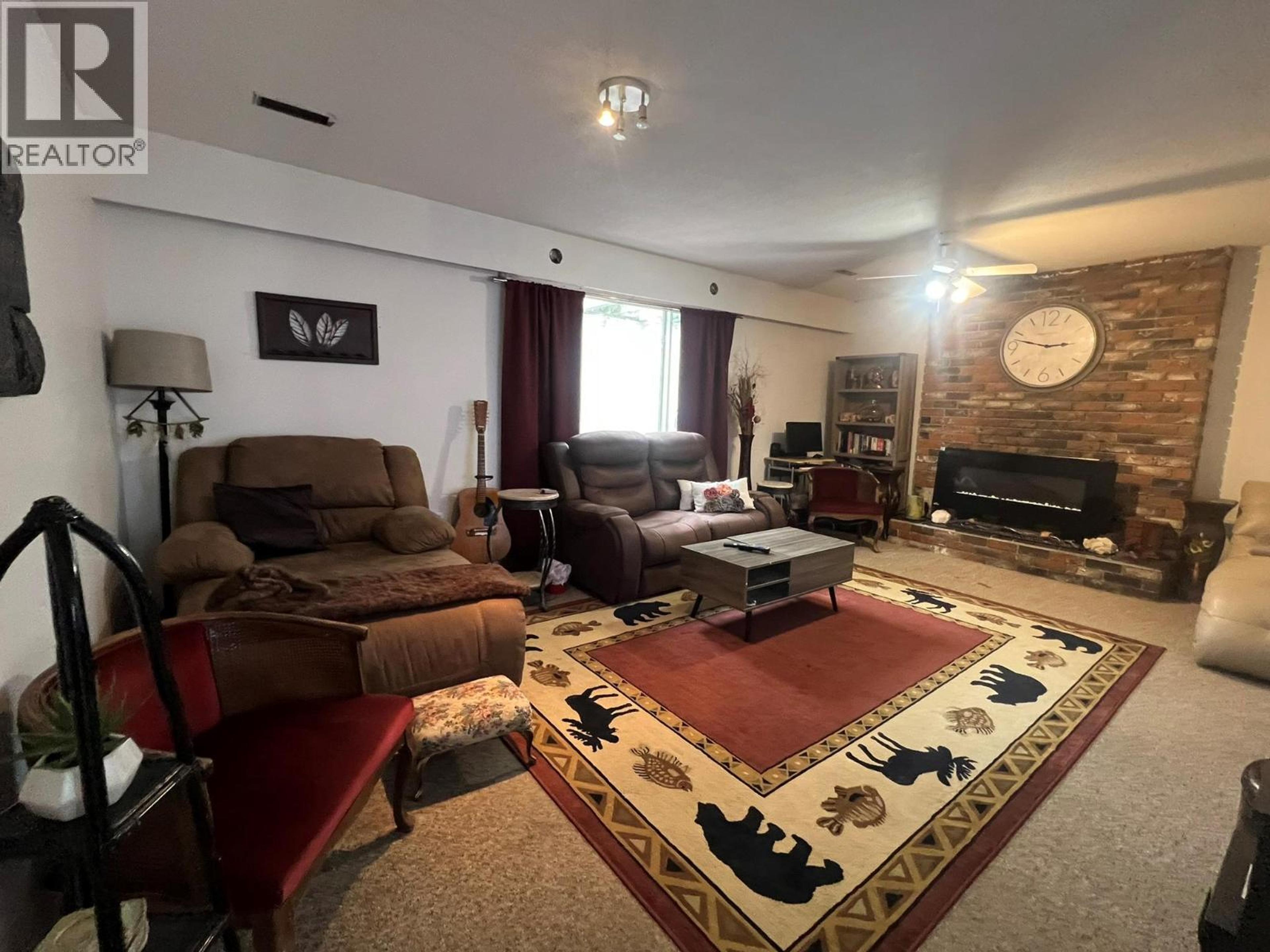 2376 QUILCHENA AVENUE - 12