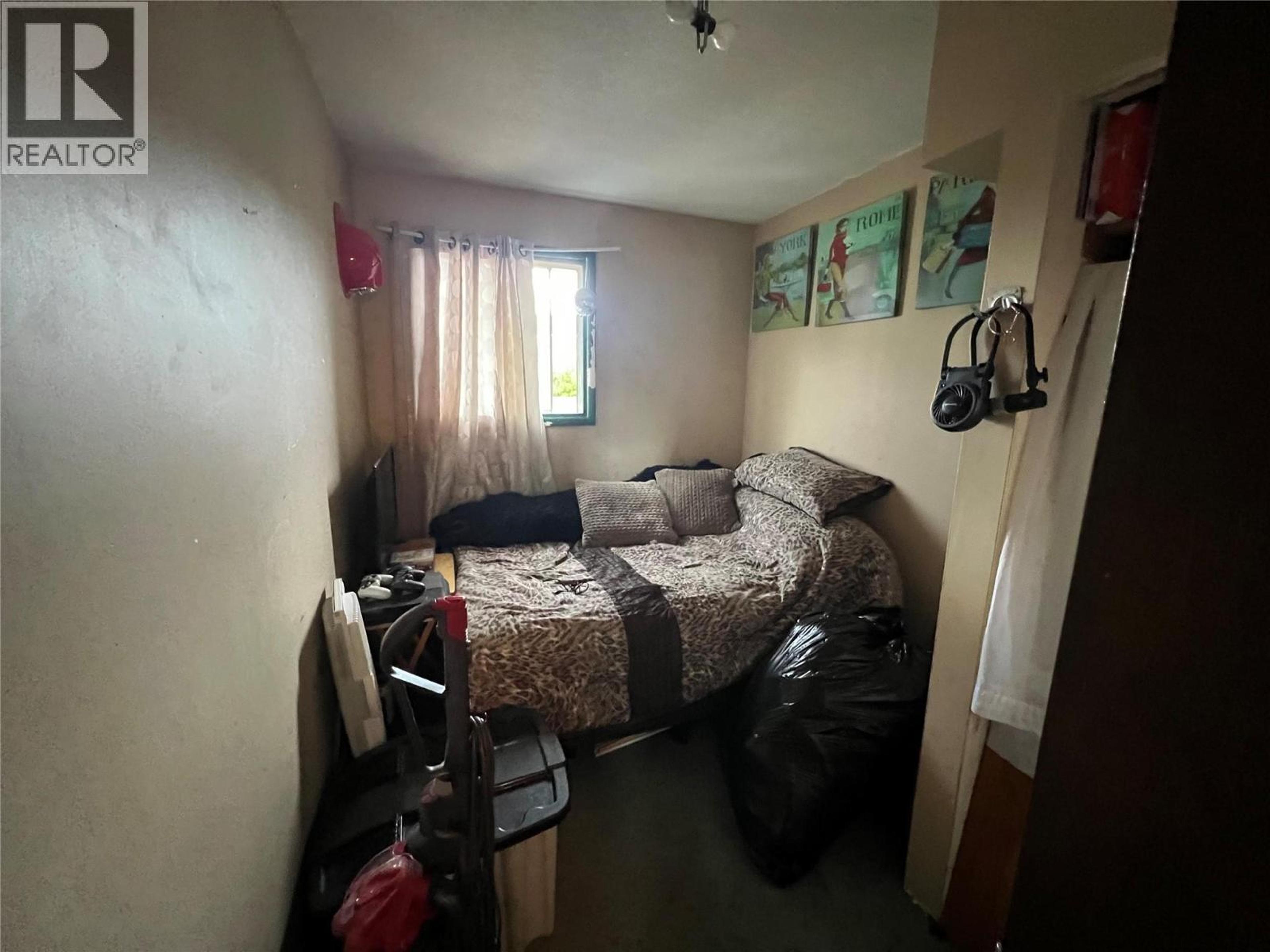 2376 QUILCHENA AVENUE - 18