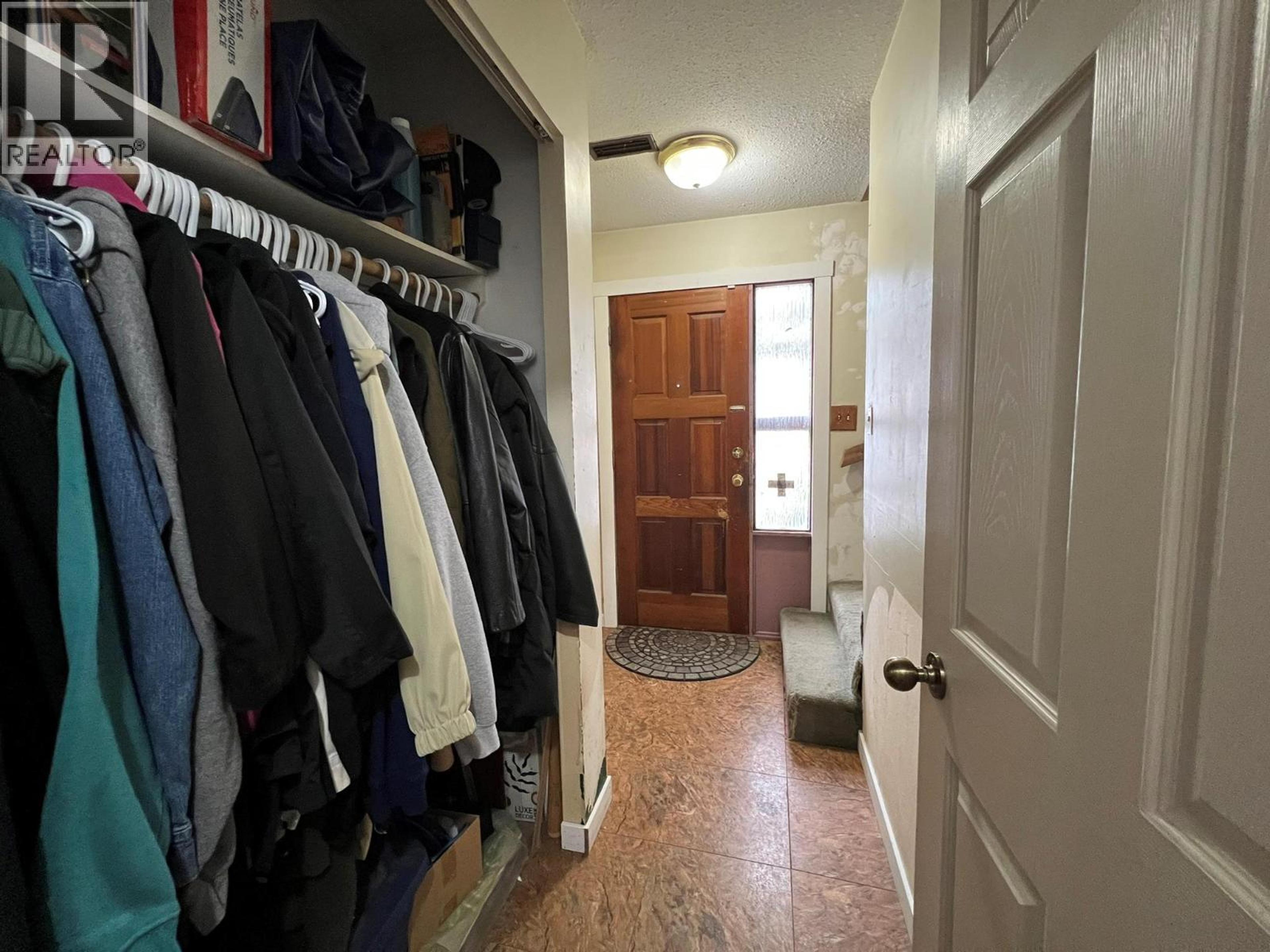 2376 QUILCHENA AVENUE - 25