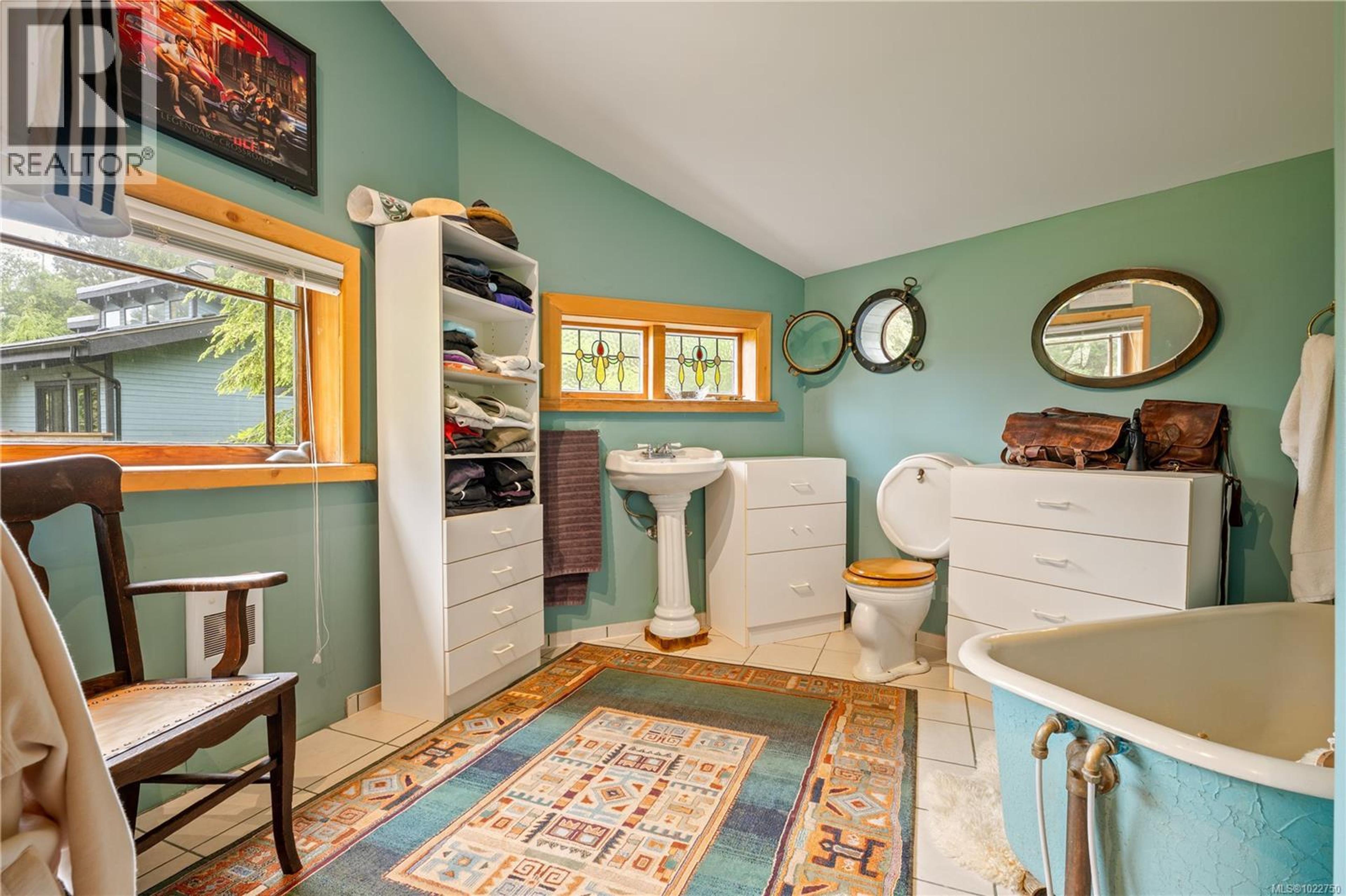 1364 CHESTERMAN BEACH RD - 44