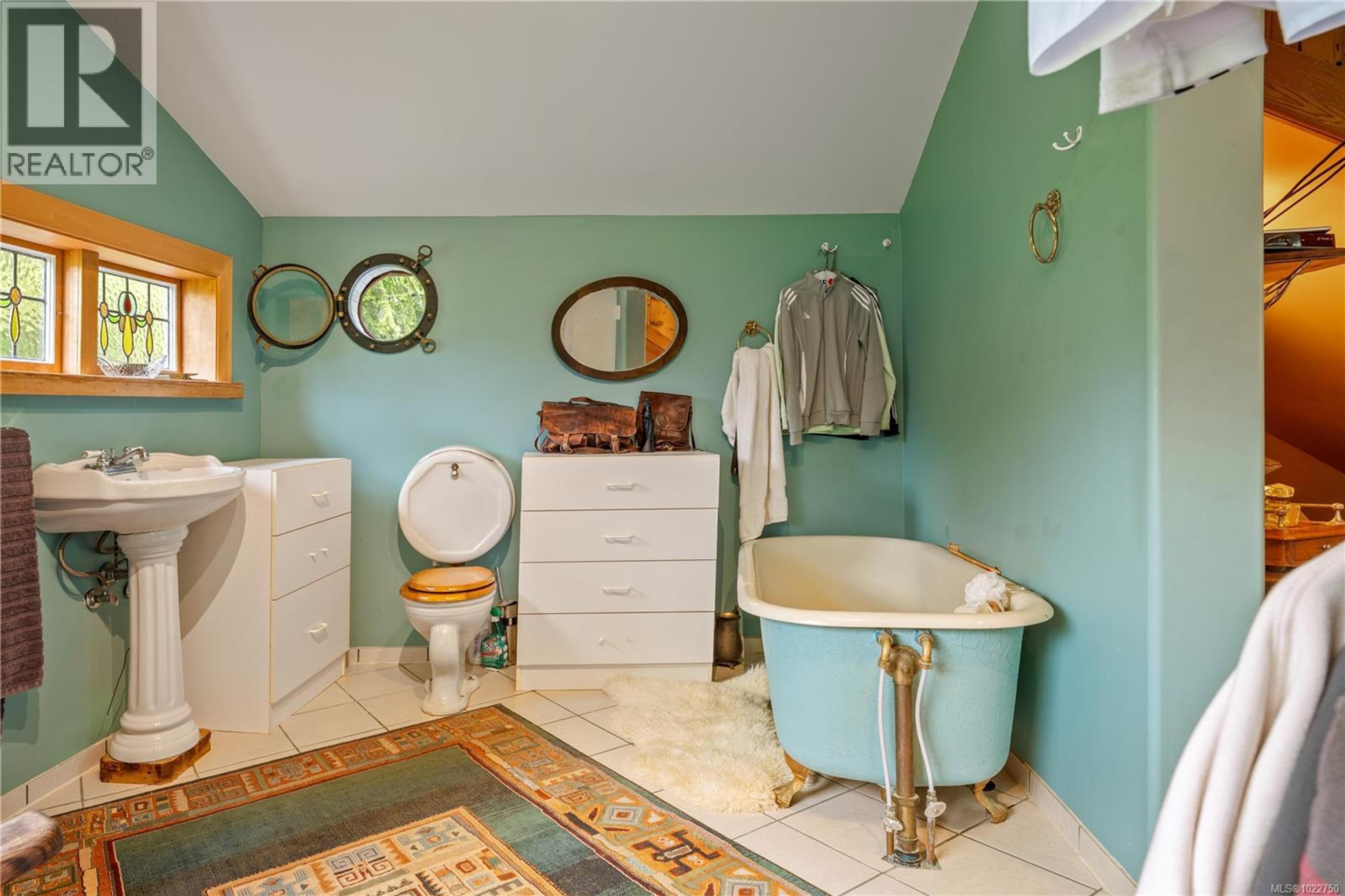 1364 CHESTERMAN BEACH RD - 45