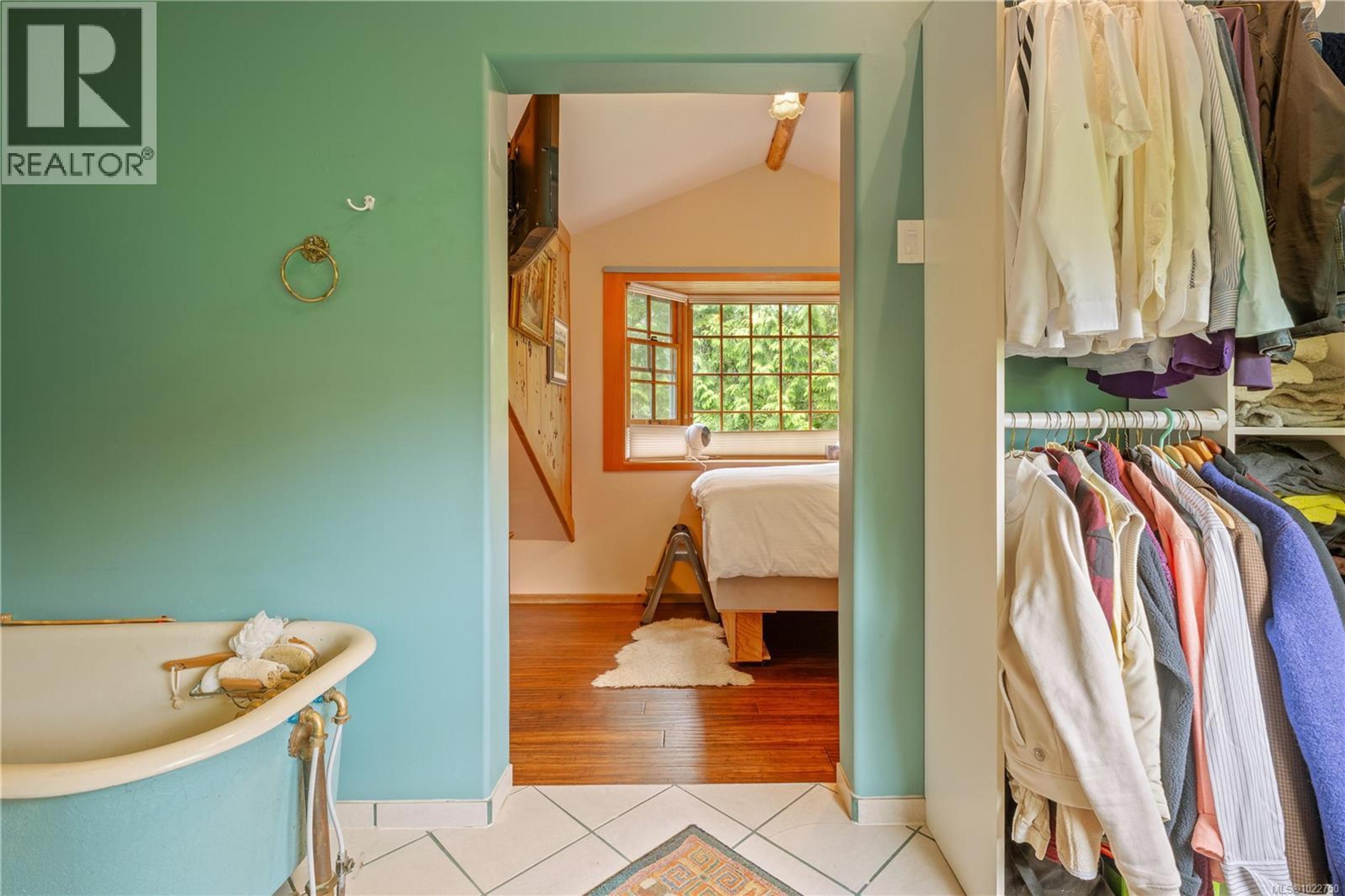 1364 CHESTERMAN BEACH RD - 46