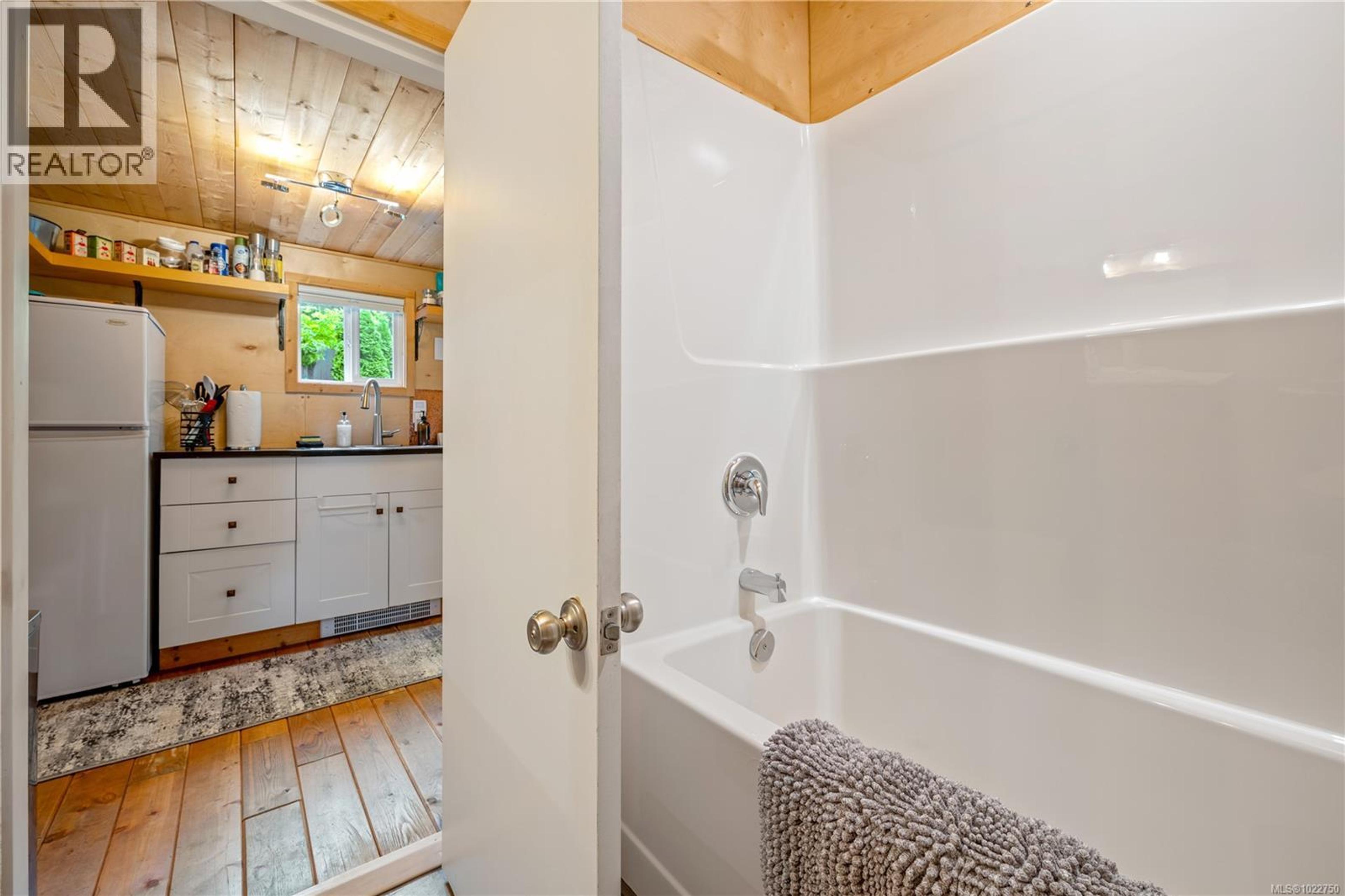 1364 CHESTERMAN BEACH RD - 60