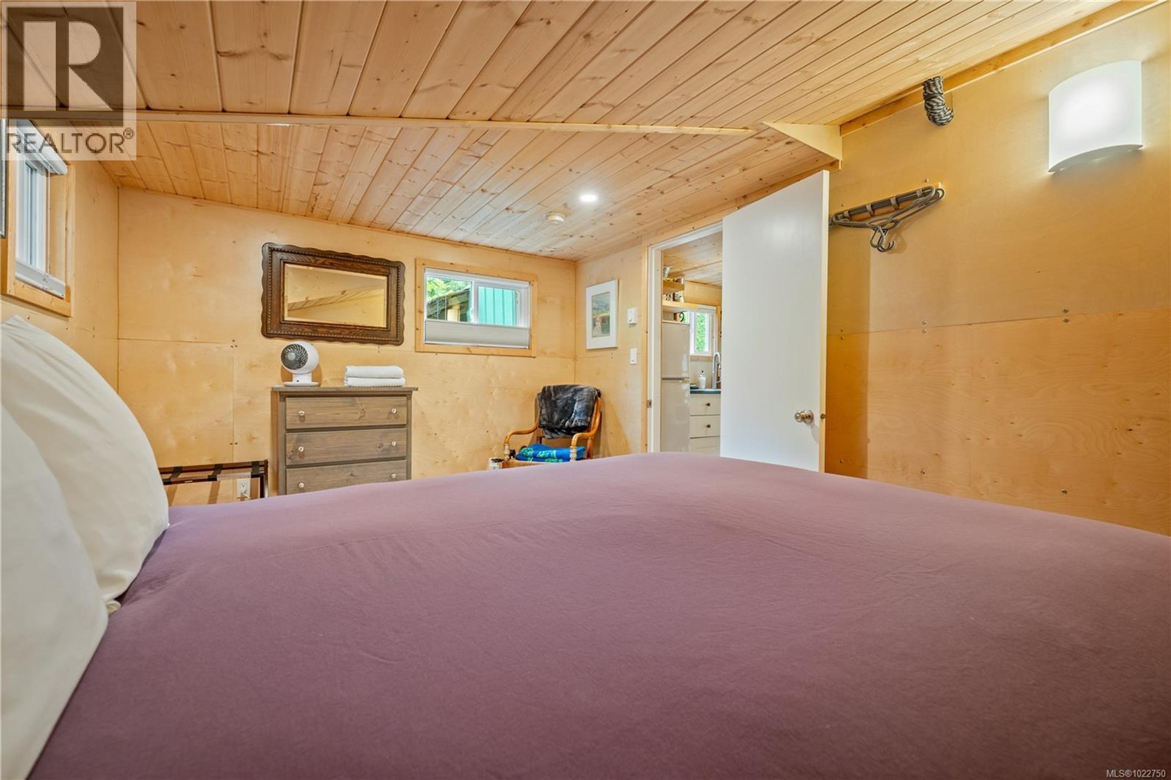 1364 CHESTERMAN BEACH RD - 63