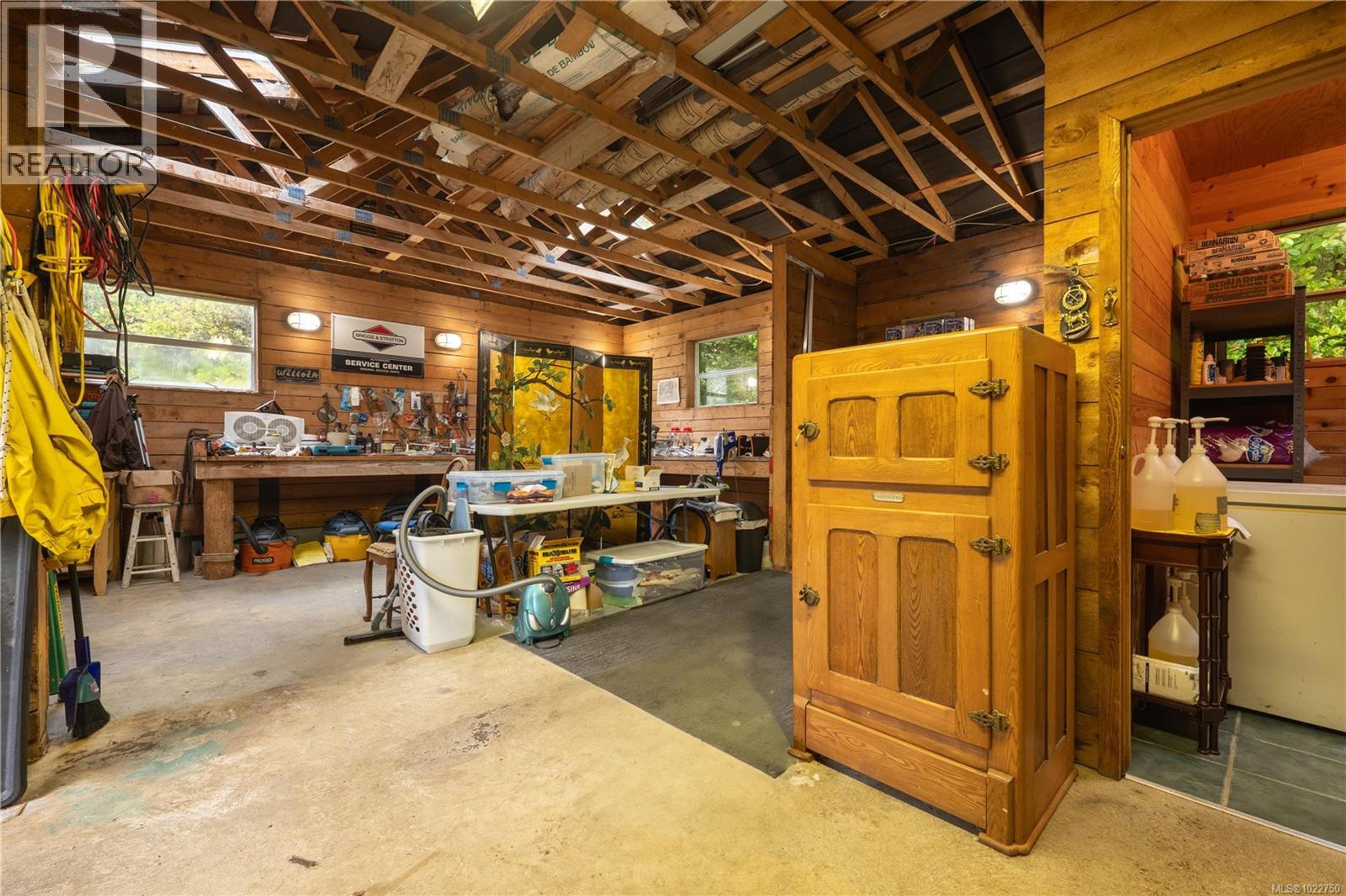 1364 CHESTERMAN BEACH RD - 67