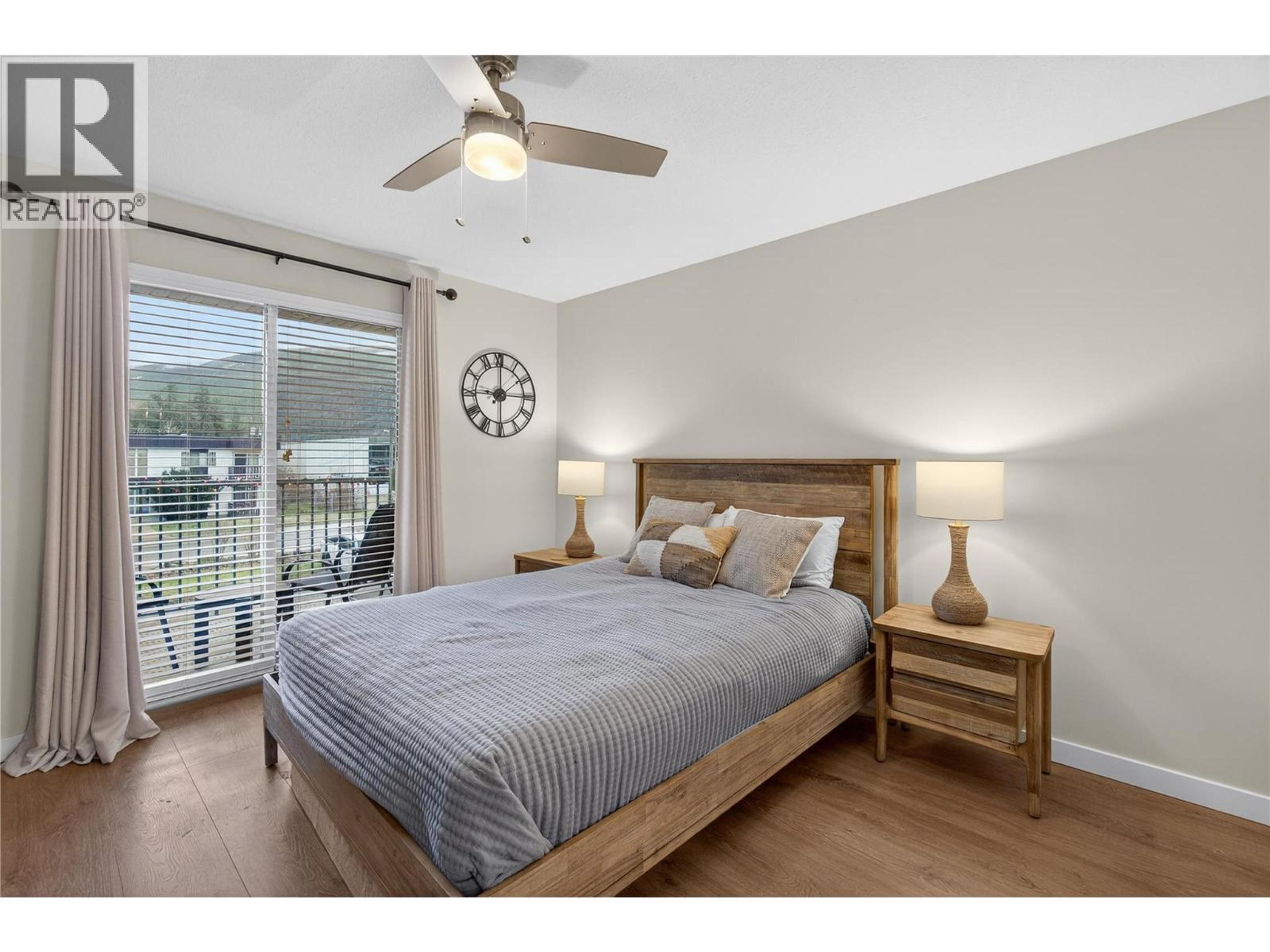 #206 1002 RIVERSIDE AVENUE - 26