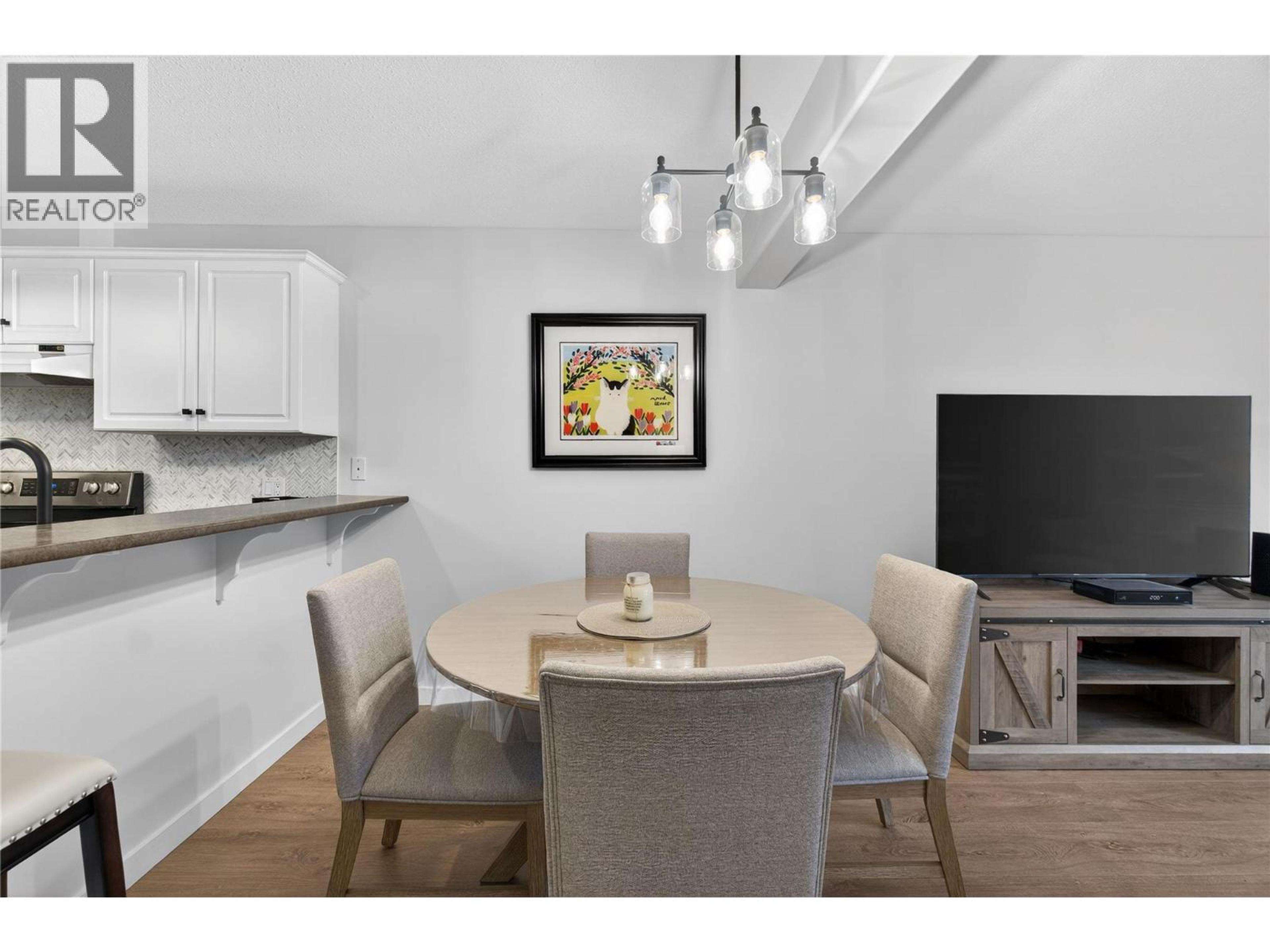 #206 1002 RIVERSIDE AVENUE - 14