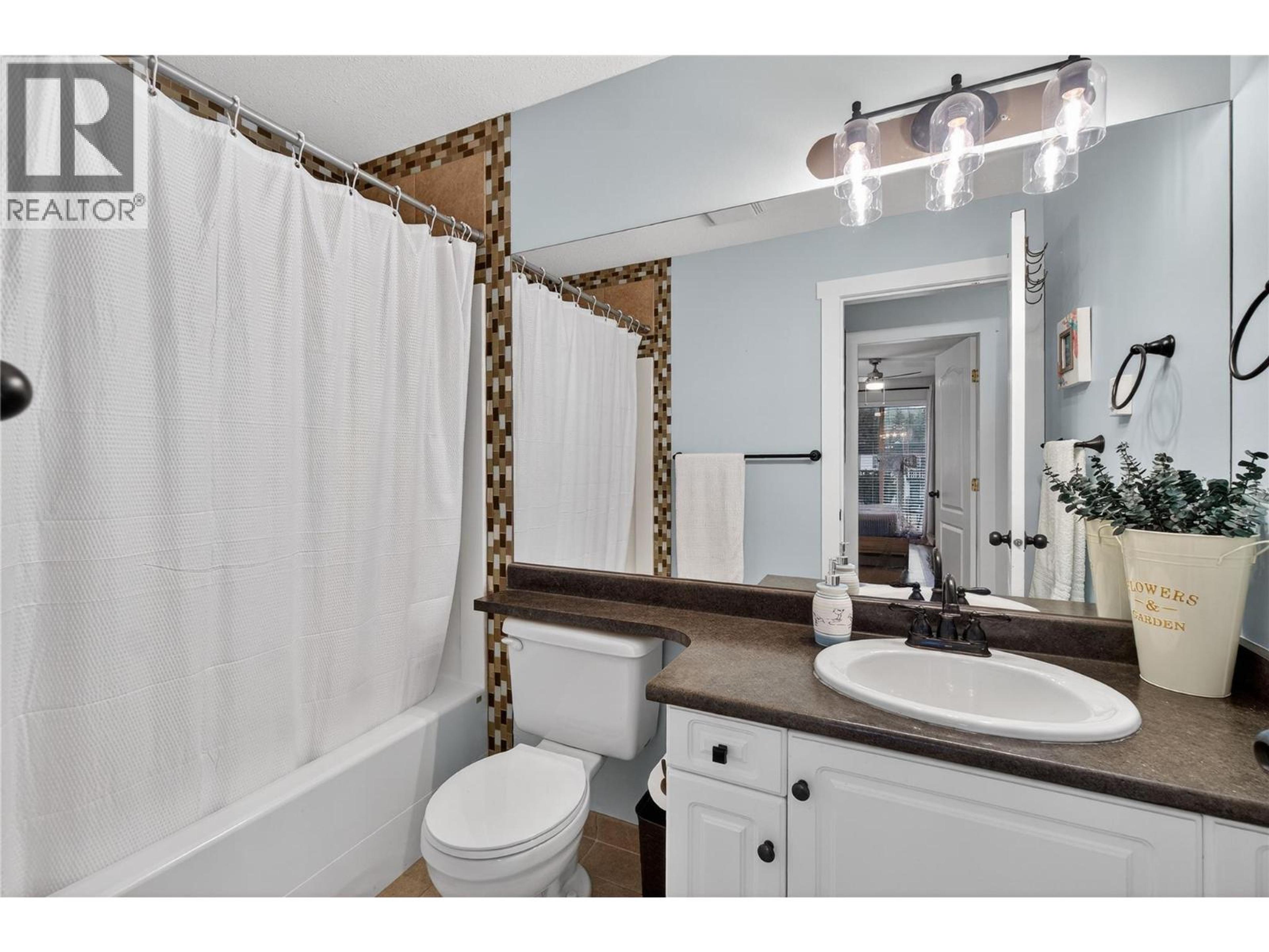 #206 1002 RIVERSIDE AVENUE - 23