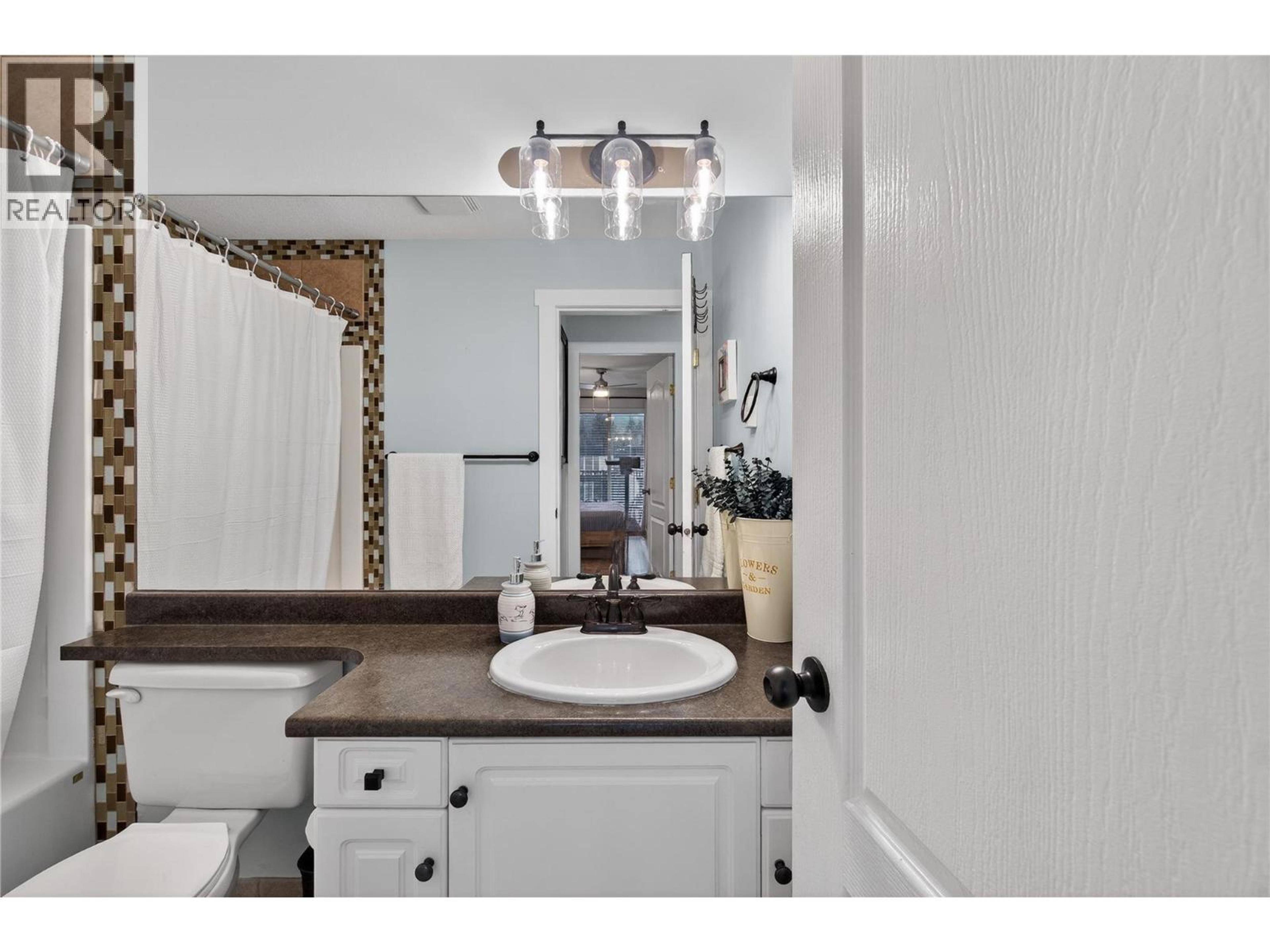 #206 1002 RIVERSIDE AVENUE - 24