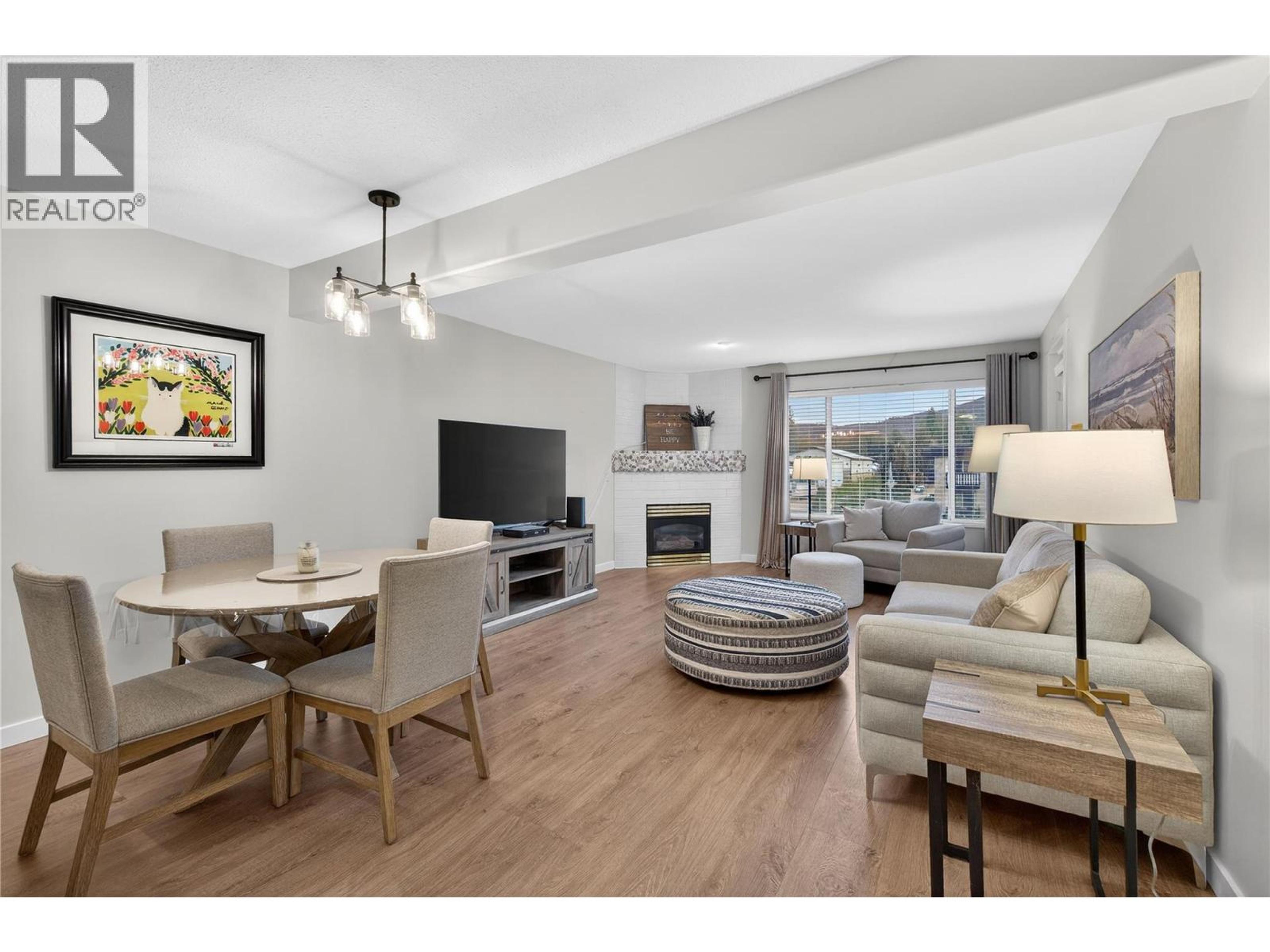 #206 1002 RIVERSIDE AVENUE - 5