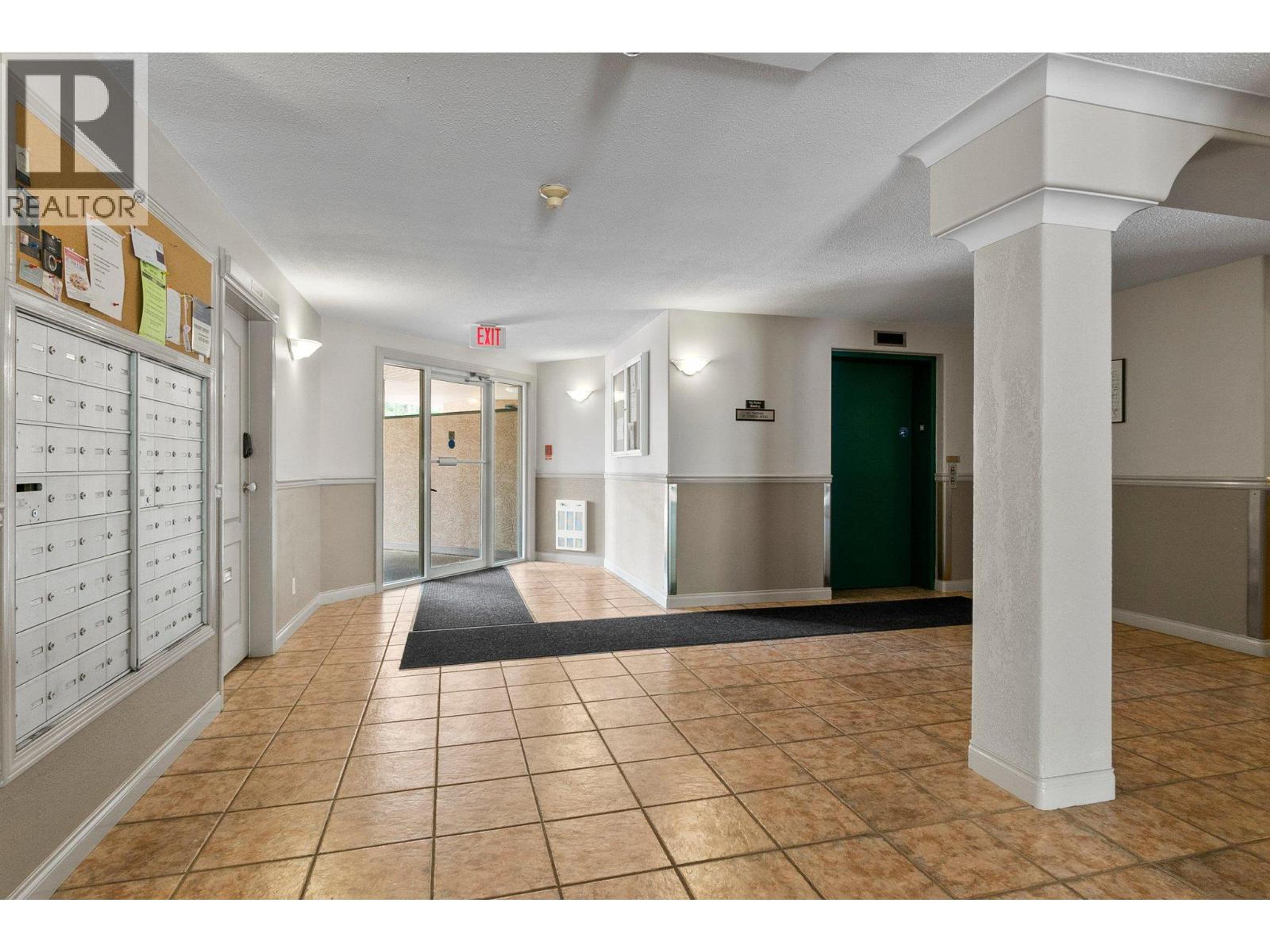 #206 1002 RIVERSIDE AVENUE - 46